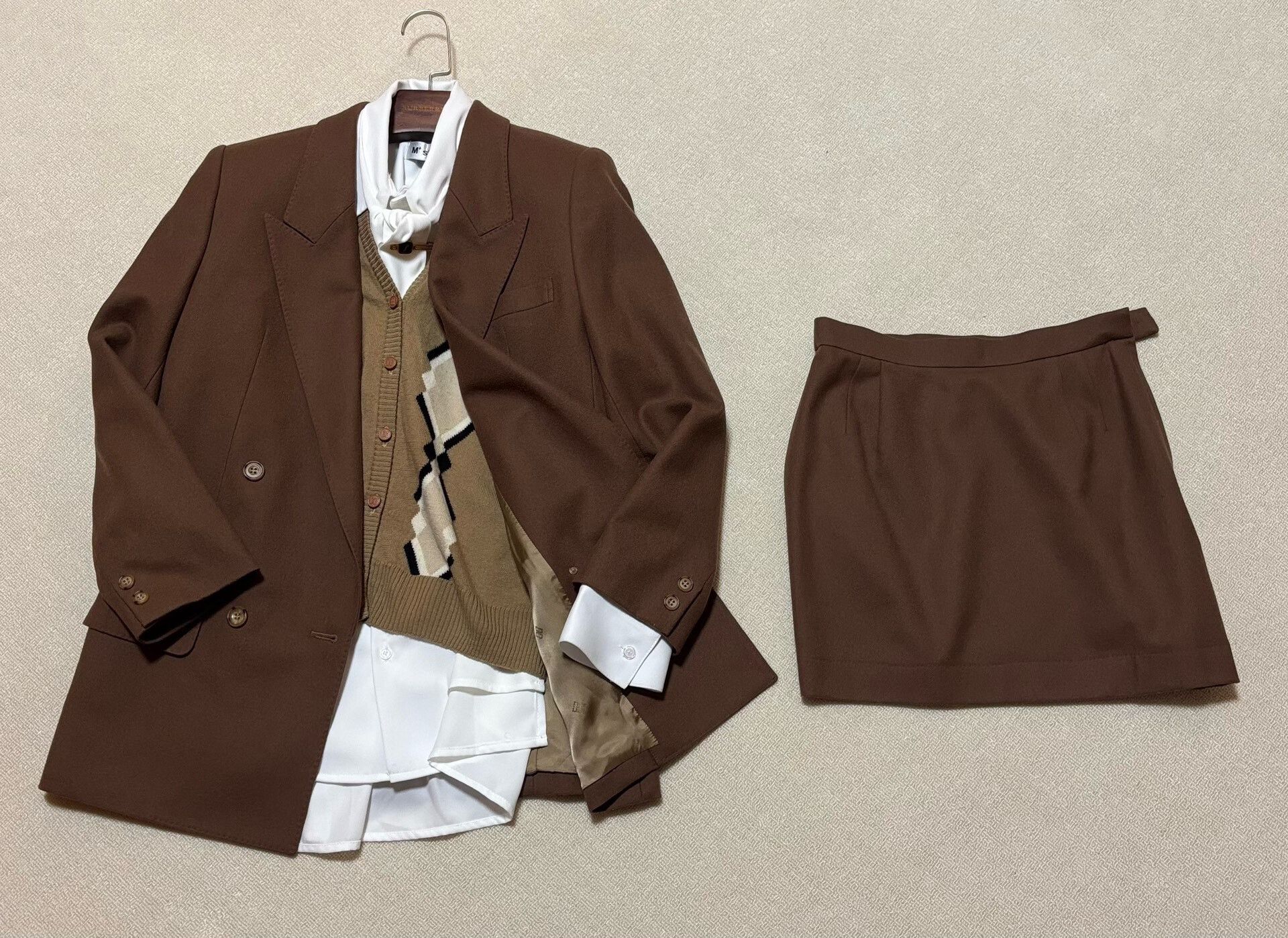 DAKS DAKS Luxury Wool Double-Breasted Women's Suit Size M / US 6-8 / IT 42-44 - 1 Thumbnail