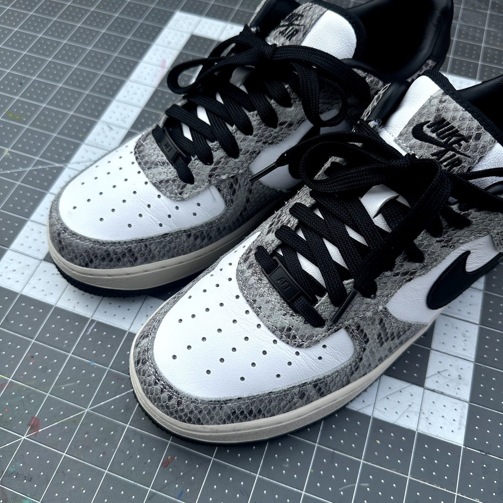 Nike Nike ID Snakeskin Af1 Low Size US 9 / EU 42 - 3 Thumbnail