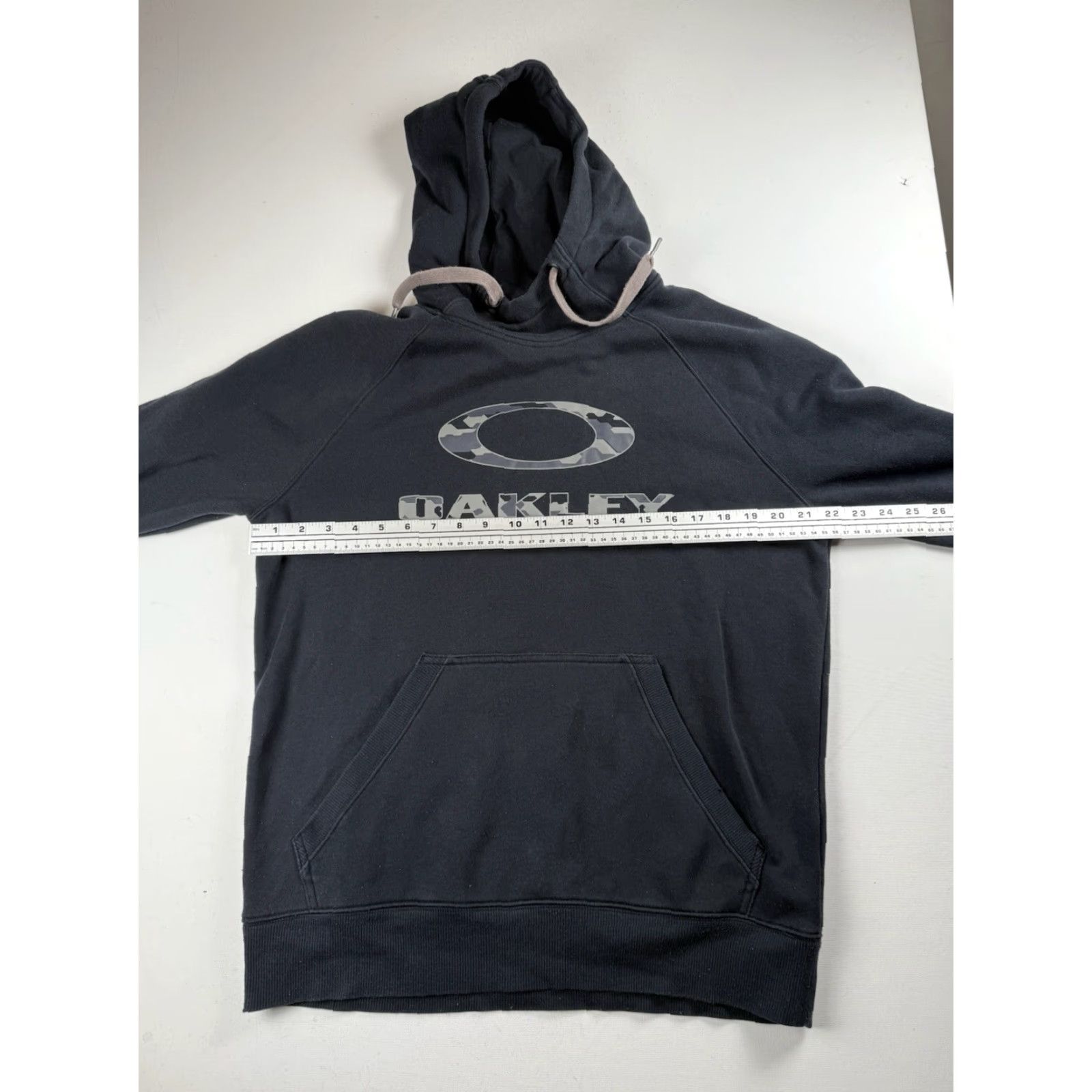 Oakley VINTAGE Oakley Hoodie Mens M Black Camo Graphic Logo Outdoor Casual Pullover Hooded Long Sleeve Crew Neck Size US M / EU 48-50 / 2 - 5 Thumbnail