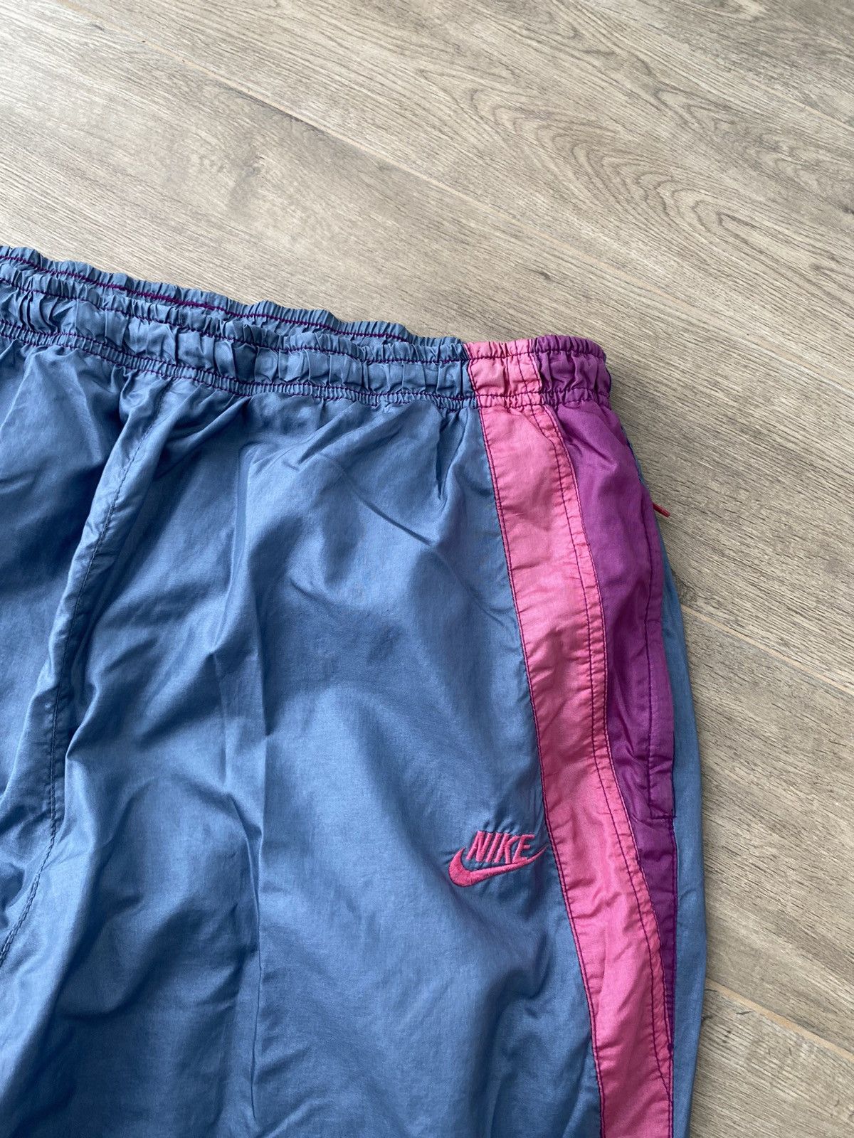 Nike 90’ Vintage Nike Nylon Sweatpants Size US 36 / EU 52 - 8 Thumbnail