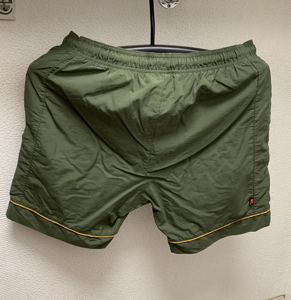 Nike Nike vintage shorts 32 M olive Size US 32 / EU 48 - 2 Thumbnail