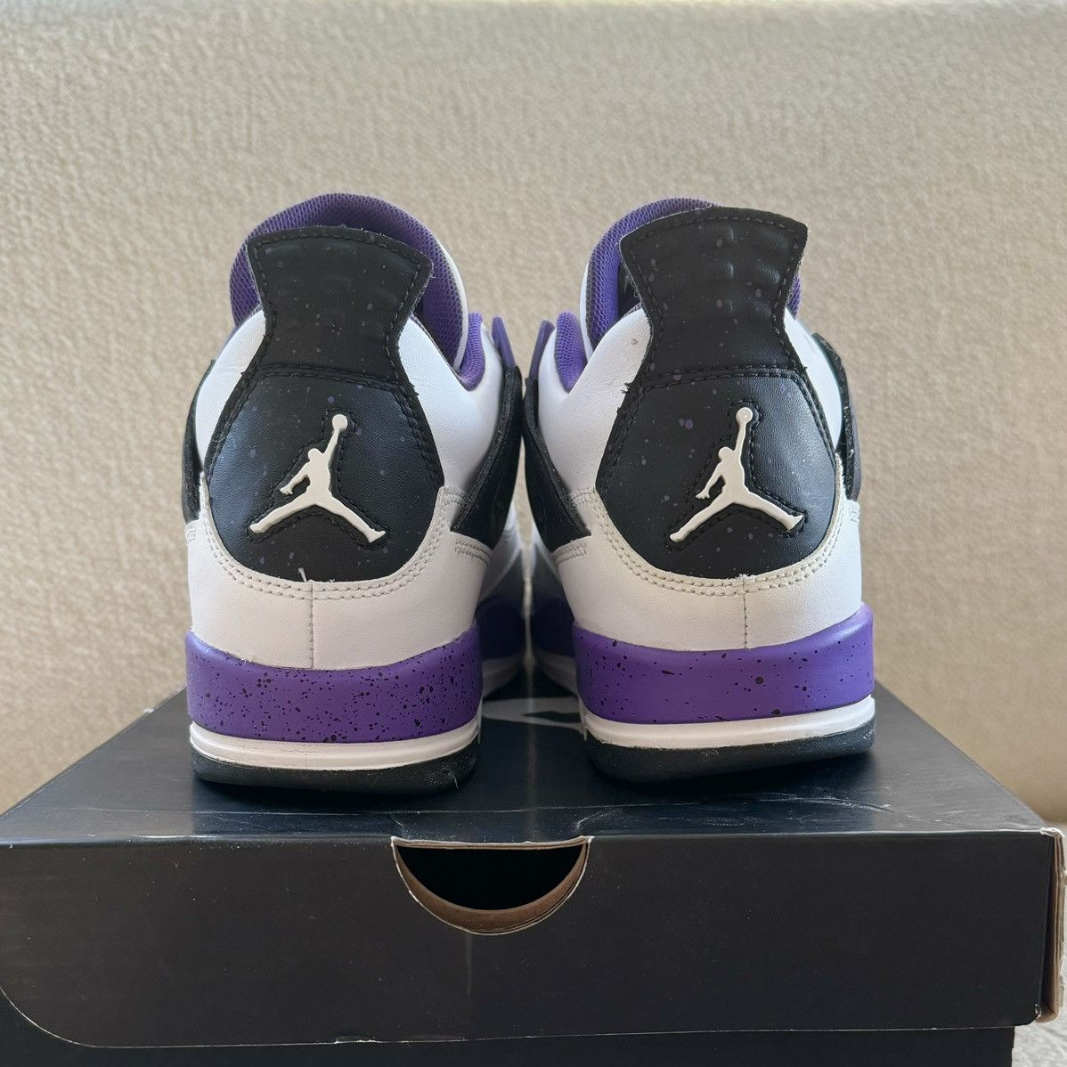 Jordan Brand Air Jordan 4 Retro GS 'Ultraviolet' Size US 7.5 / IT 37.5 - 4 Thumbnail