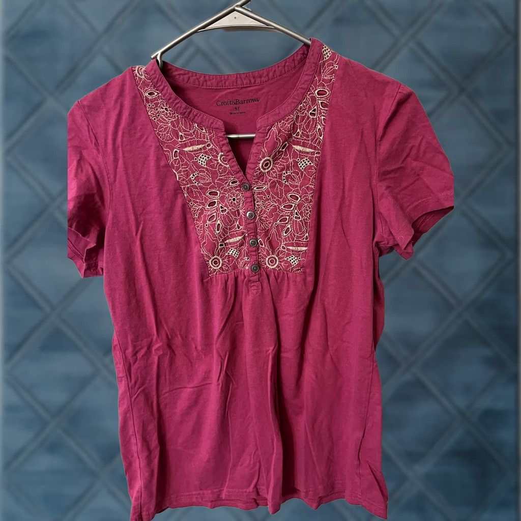 Croft & Barrow Croft & Barrow Pink Button Embroidered Henley T-Shirt Short Sleeve Size M Women Size M / US 6-8 / IT 42-44 - 1 Thumbnail