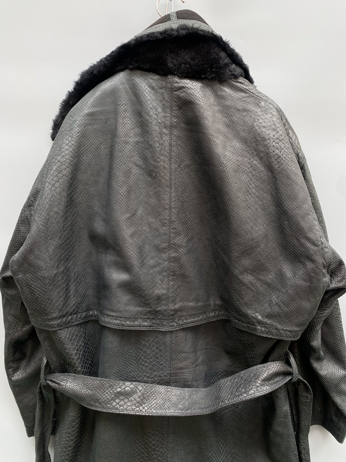 Versace 1990s Gianni Versace Snakeskin Embossed Leather Coat Size US L / EU 52-54 / 3 - 10 Thumbnail