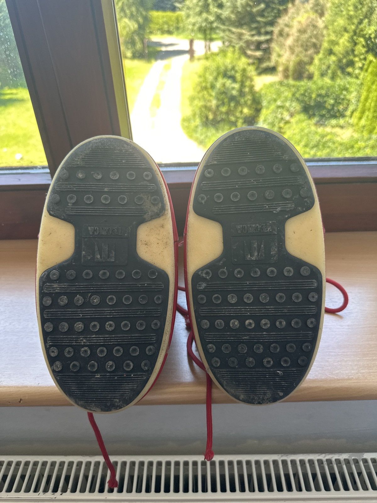 Moon Boot For Sale: Original Moon Boot – Classic Red Model! Size US 8 / EU 41 - 6 Thumbnail