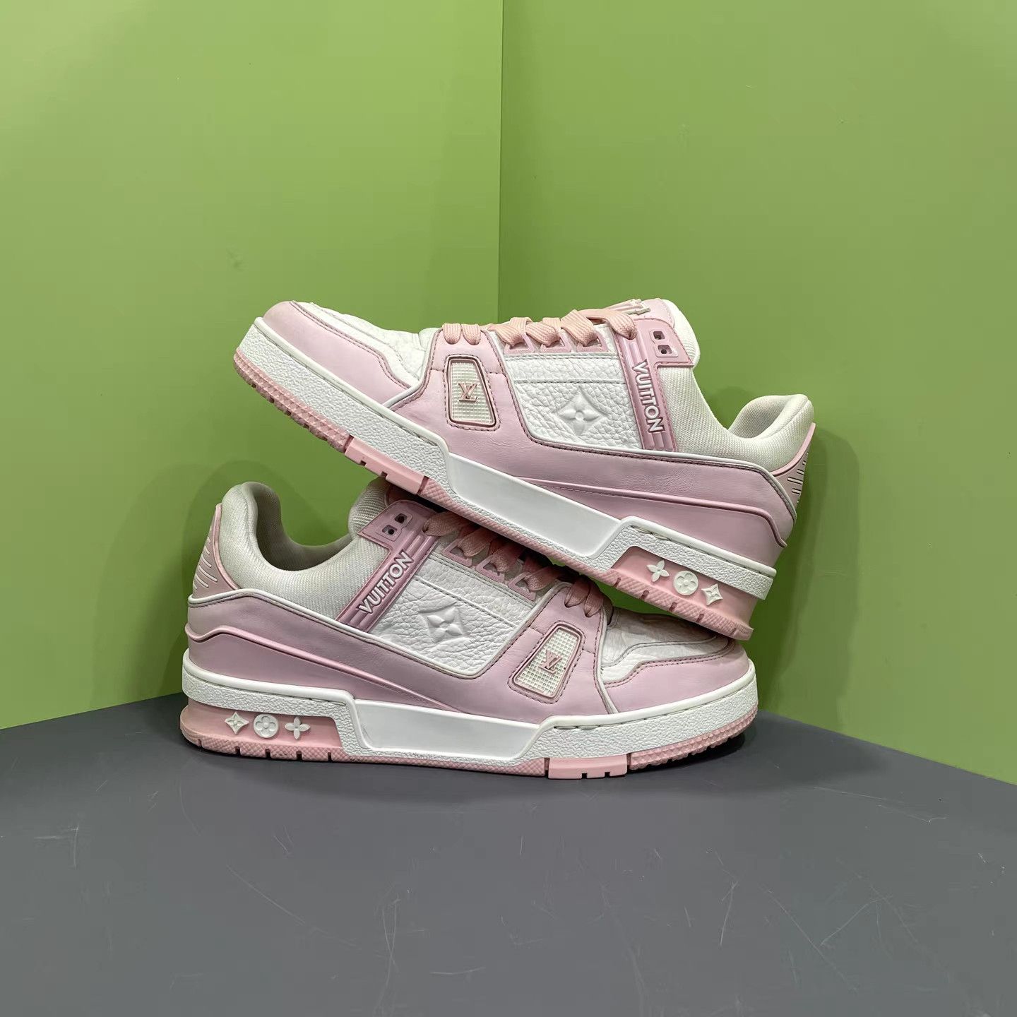 Louis Vuitton LOUIS VUITTON LV Trainer White & Rose Pink K15 Size US 8 / IT 38 - 4 Thumbnail