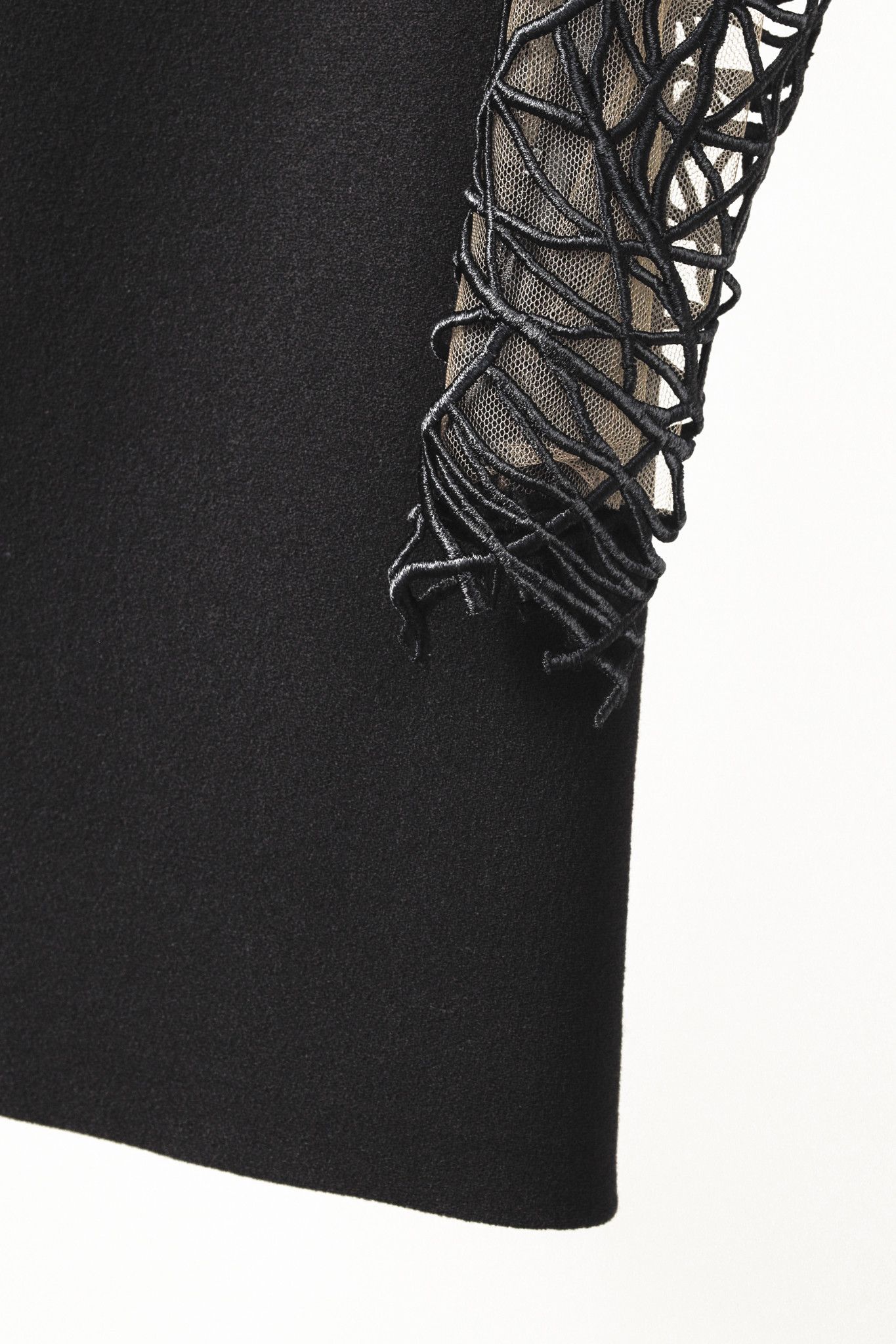 Christopher Kane Christopher Kane Black Lace Appliqué Wool Shift Dress Size M / US 6-8 / IT 42-44 - 7 Thumbnail
