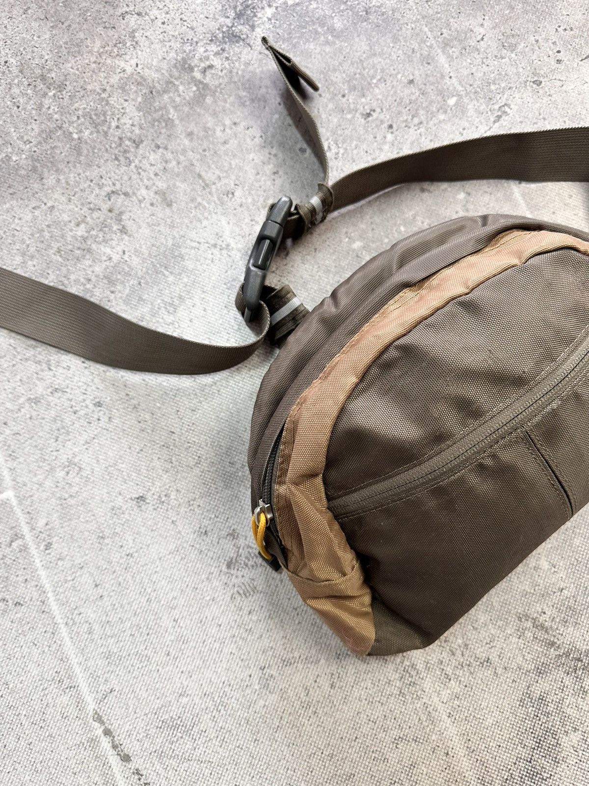 The North Face × Vintage Vintage The North face TNF Bag Messenger Bag Nike vintage Size ONE SIZE - 9 Thumbnail
