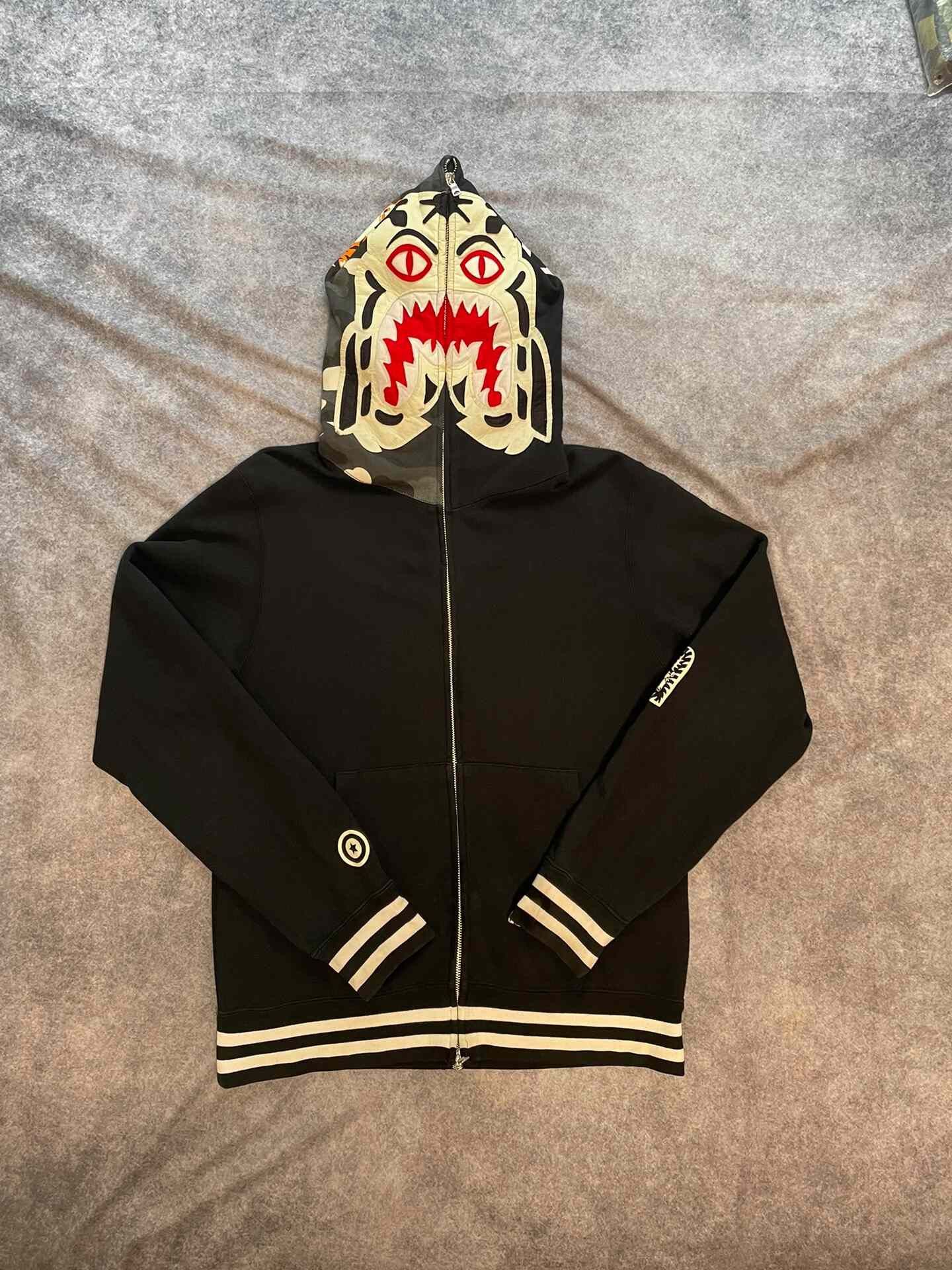 Bape Bape Multi Shark Sweatshirt Pullover Size US L / EU 52-54 / 3 - 1 Thumbnail