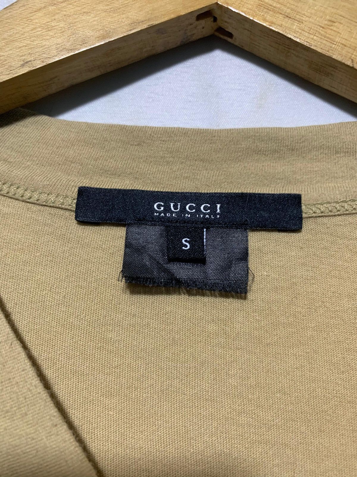 Gucci Gucci Tom Ford era V neck button t shirt Size US S / EU 44-46 / 1 - 7 Thumbnail