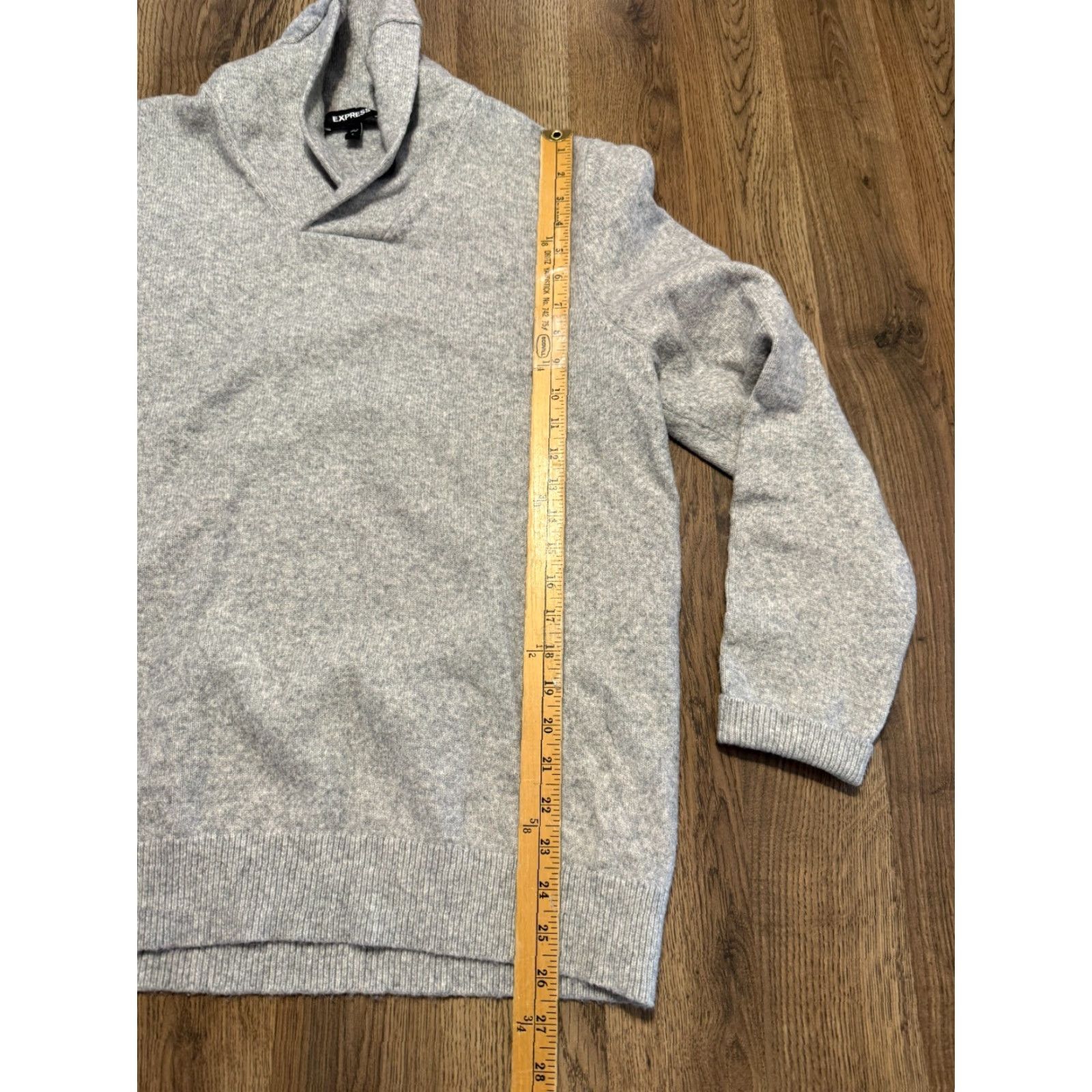 Express VINTAGE is not applicable here. Express Sweater Men's Size Large Gray Pullover Mock Neck Long Sleeve Shirt? Size US L / EU 52-54 / 3 - 7 Thumbnail