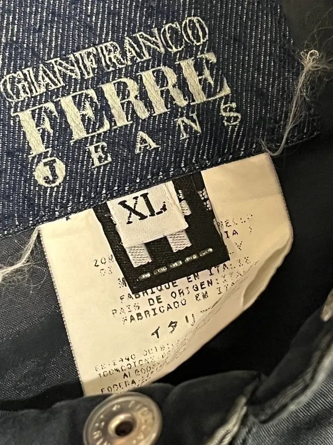 Gianfranco Ferre 2000s Gianfranco Ferré Buttoned Navy Minimalist Jacket Size US L / EU 52-54 / 3 - 7 Thumbnail