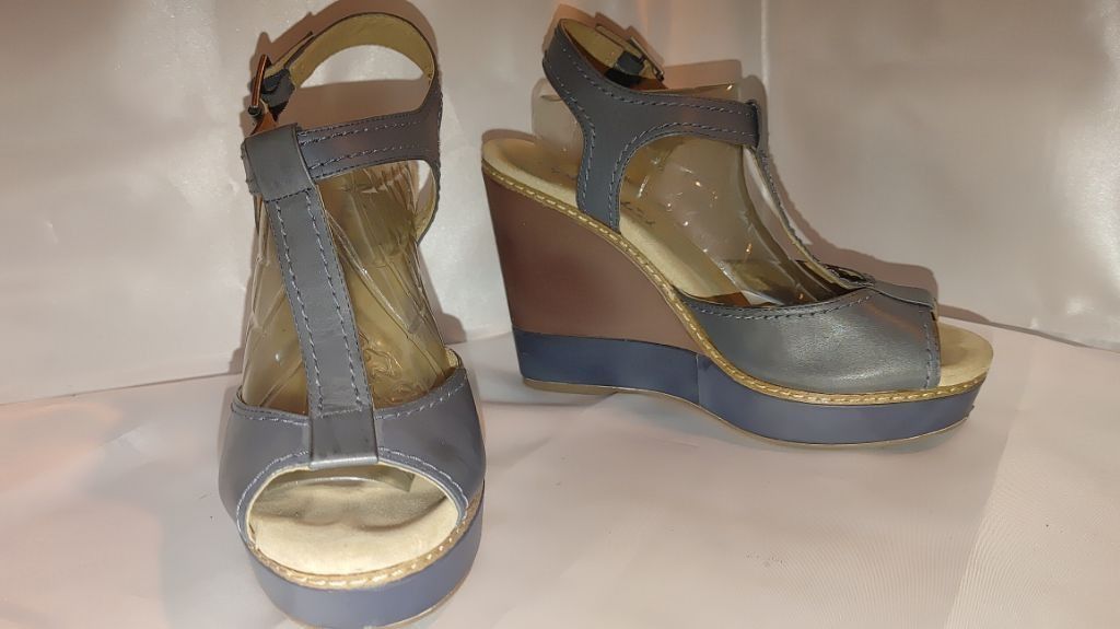 Splendid Splendid Peep Toe Wedge Size 9.5M Size US 7.5 / IT 37.5 - 5 Thumbnail