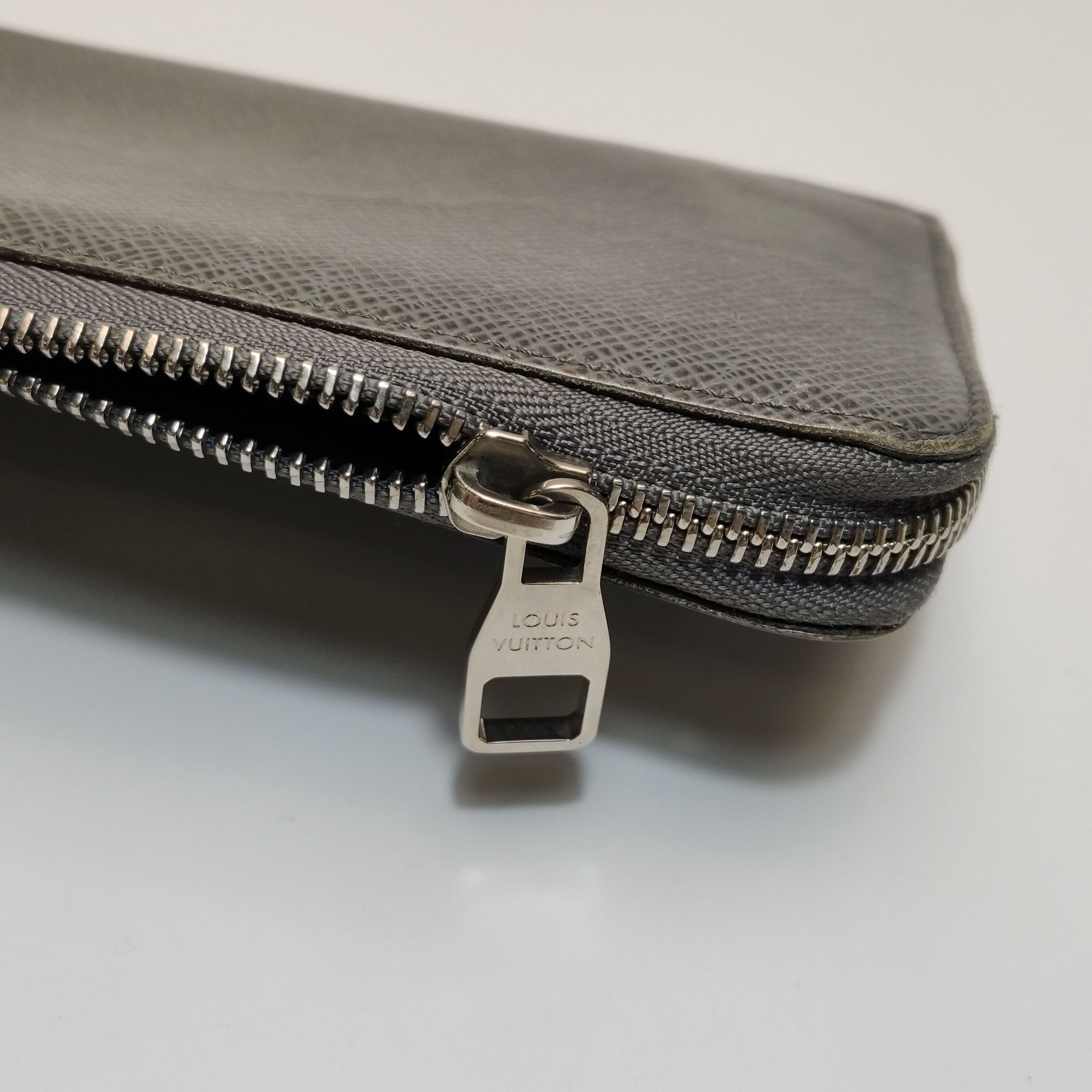 Louis Vuitton Louis Vuitton (LV) Zippy Cowhide Solid Zip Around Wallet -y Size ONE SIZE - 3 Thumbnail
