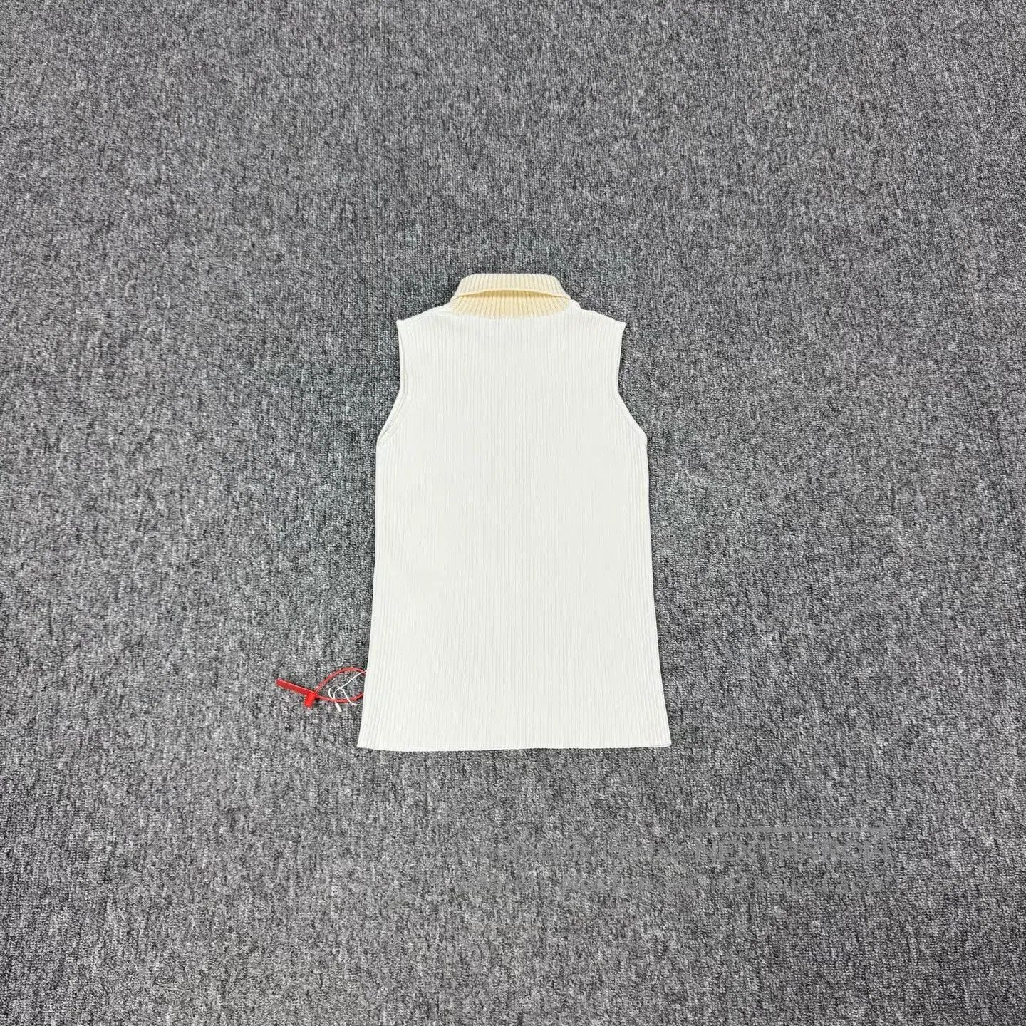 Louis Vuitton Louis Vuitton White high-necked, vertical striped knitted Size M / US 6-8 / IT 42-44 - 2 Thumbnail