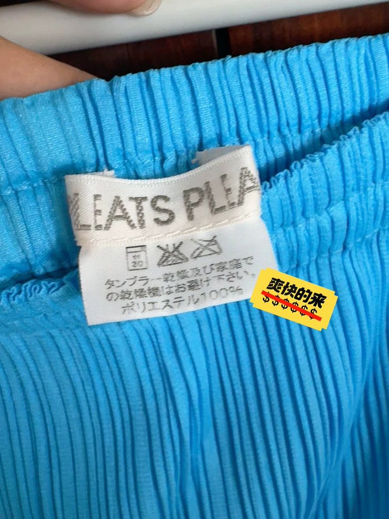 Issey Miyake Issey Miyake size:3 Blue vintage pleated skirt Size 22" - 2 Thumbnail