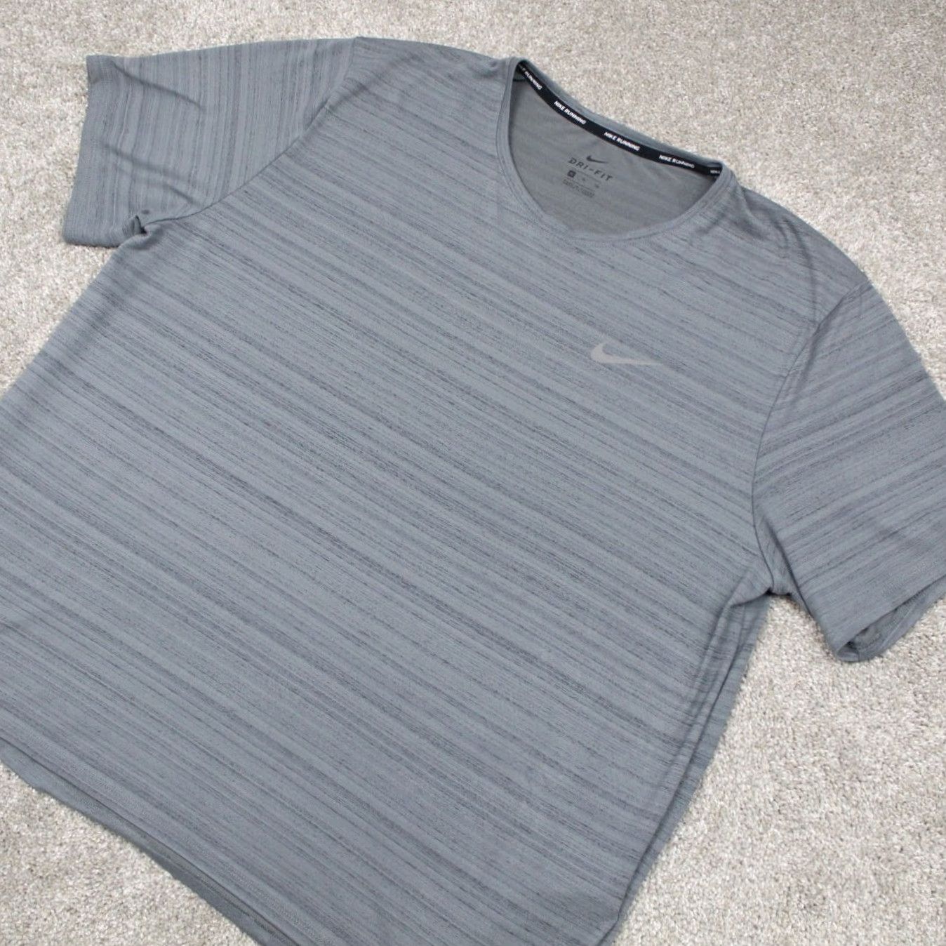 Nike Nike Dri-FIT Running Shirt Mens XL Gray Polyester S/S Pullover Athletic Breathable Lightweight Logo Size US XL / EU 56 / 4 - 3 Thumbnail