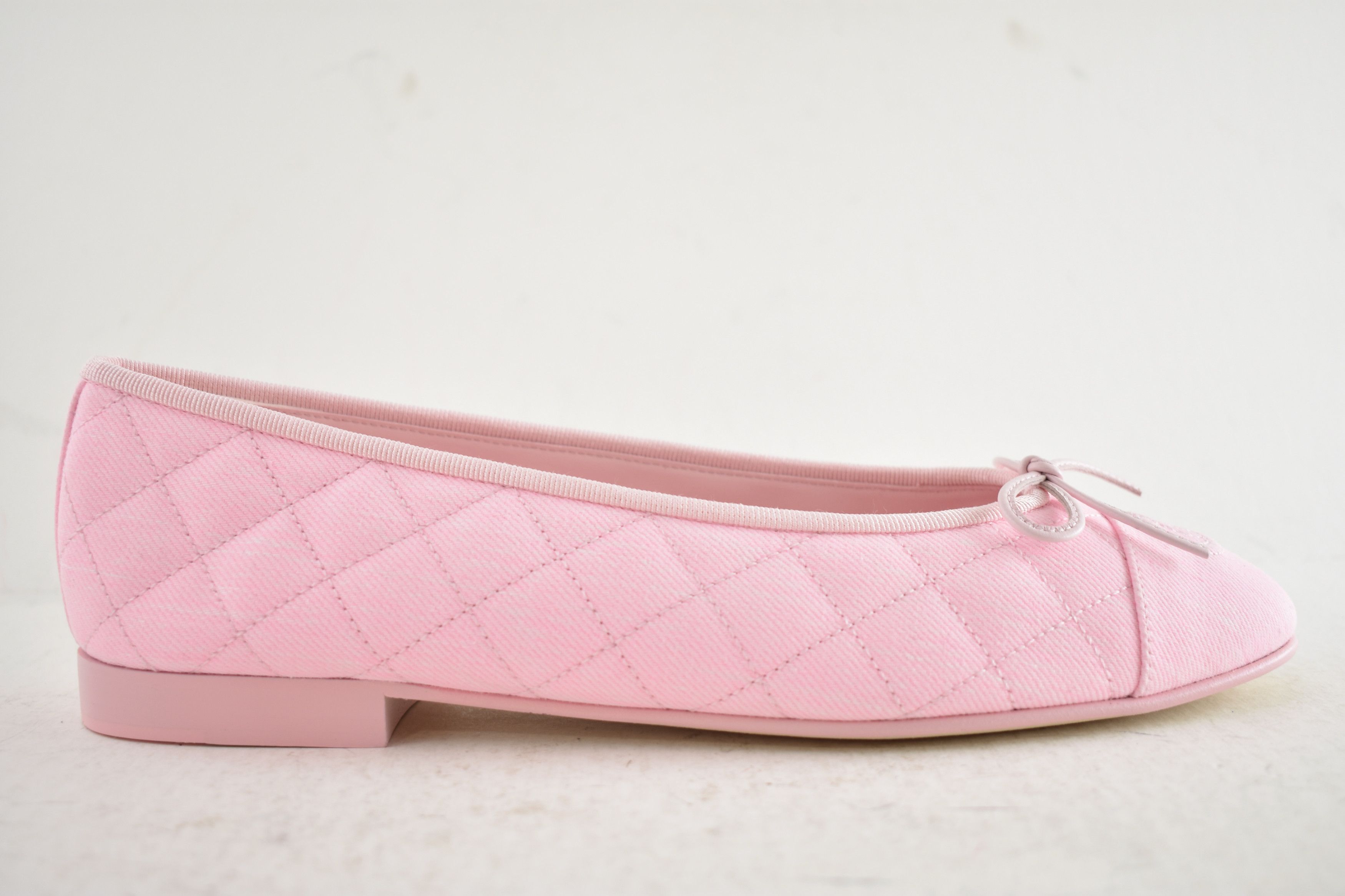 Chanel 26P Denim Quilted CC Logo Bow Tie Ballet Ballerina Flat 37 Size US 7 / IT 37 - 2 Thumbnail
