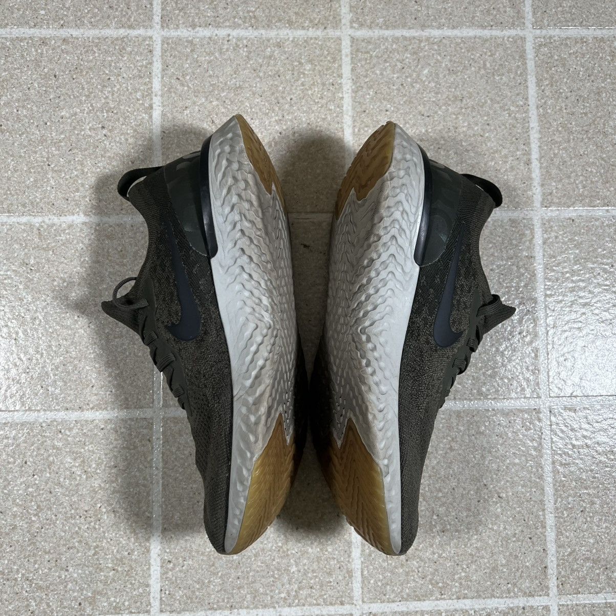 Nike Nike Epic React Flyknit Olive/Mineral Spruce, Size 10, Size US 10 / EU 43 - 7 Thumbnail