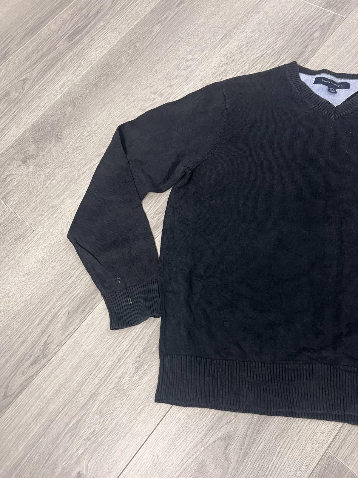 Tommy Hilfiger Tommy Hilfiger Vintage V‑Neck Sweater – Size M (UK 10–12) Size US M / EU 48-50 / 2 - 3 Thumbnail