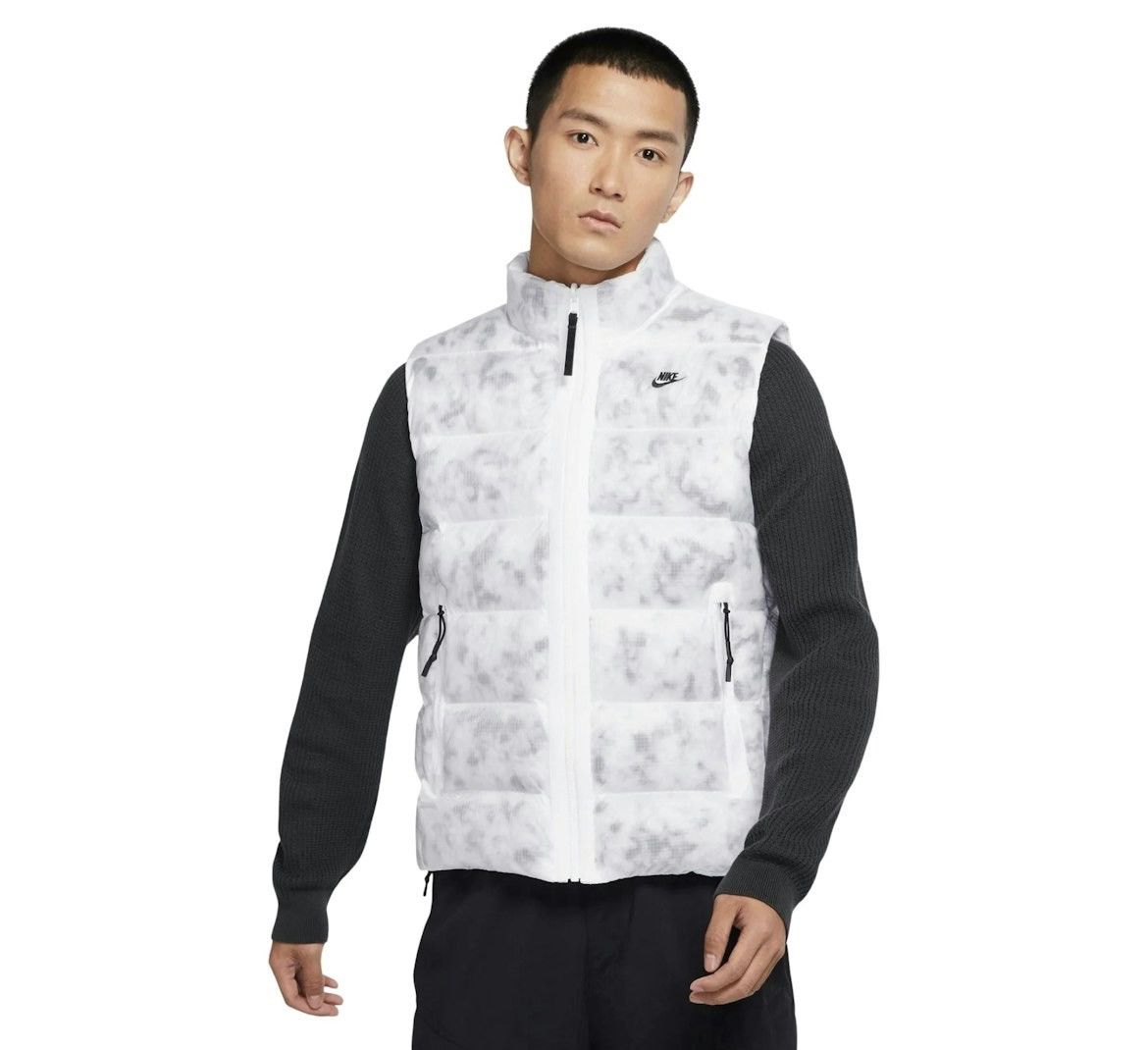 image of Nike Sportswear Tech Pack Therma-Fit Bubble Vest in White/Grey, Men's (Size Large)