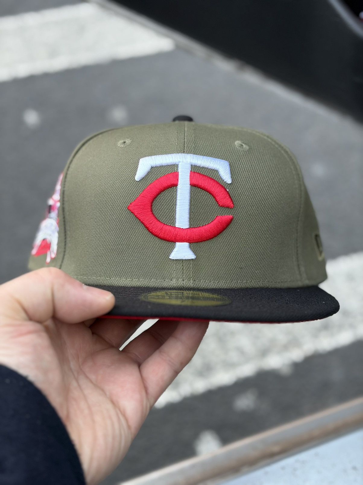 Topperz Two tone Minnesota Twins size 7 1/4 Size ONE SIZE - 2 Thumbnail
