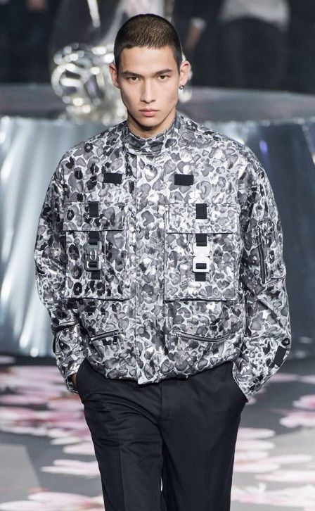 Dior Dior x MMW Pre-Fall 19 Silver Leopard Jacquard Field Jacket Size US L / EU 52-54 / 3 - 1 Thumbnail