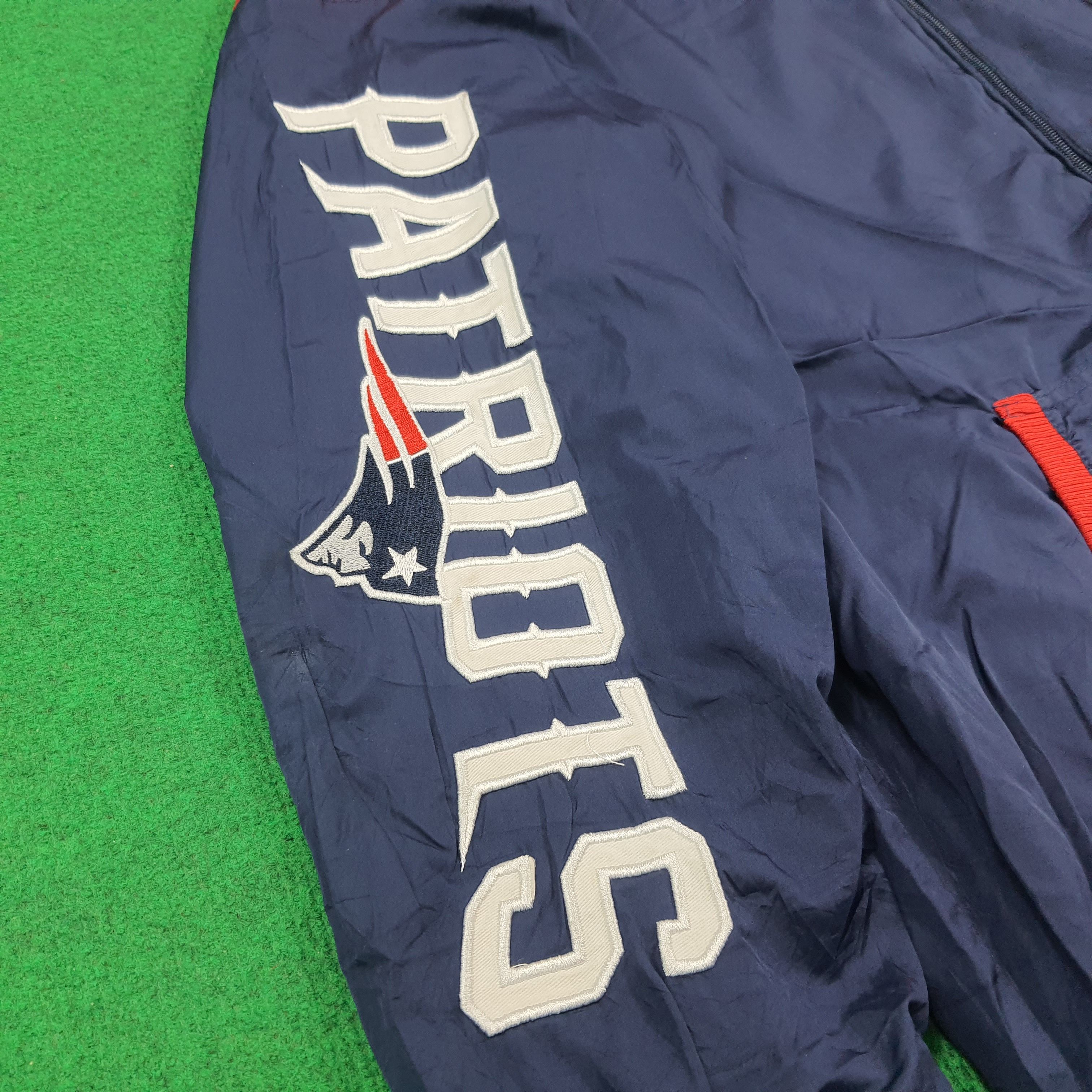 NFL Vintage New England Patriots Reversible Jacket Hoodie C288N2 Size US XL / EU 56 / 4 - 3 Thumbnail