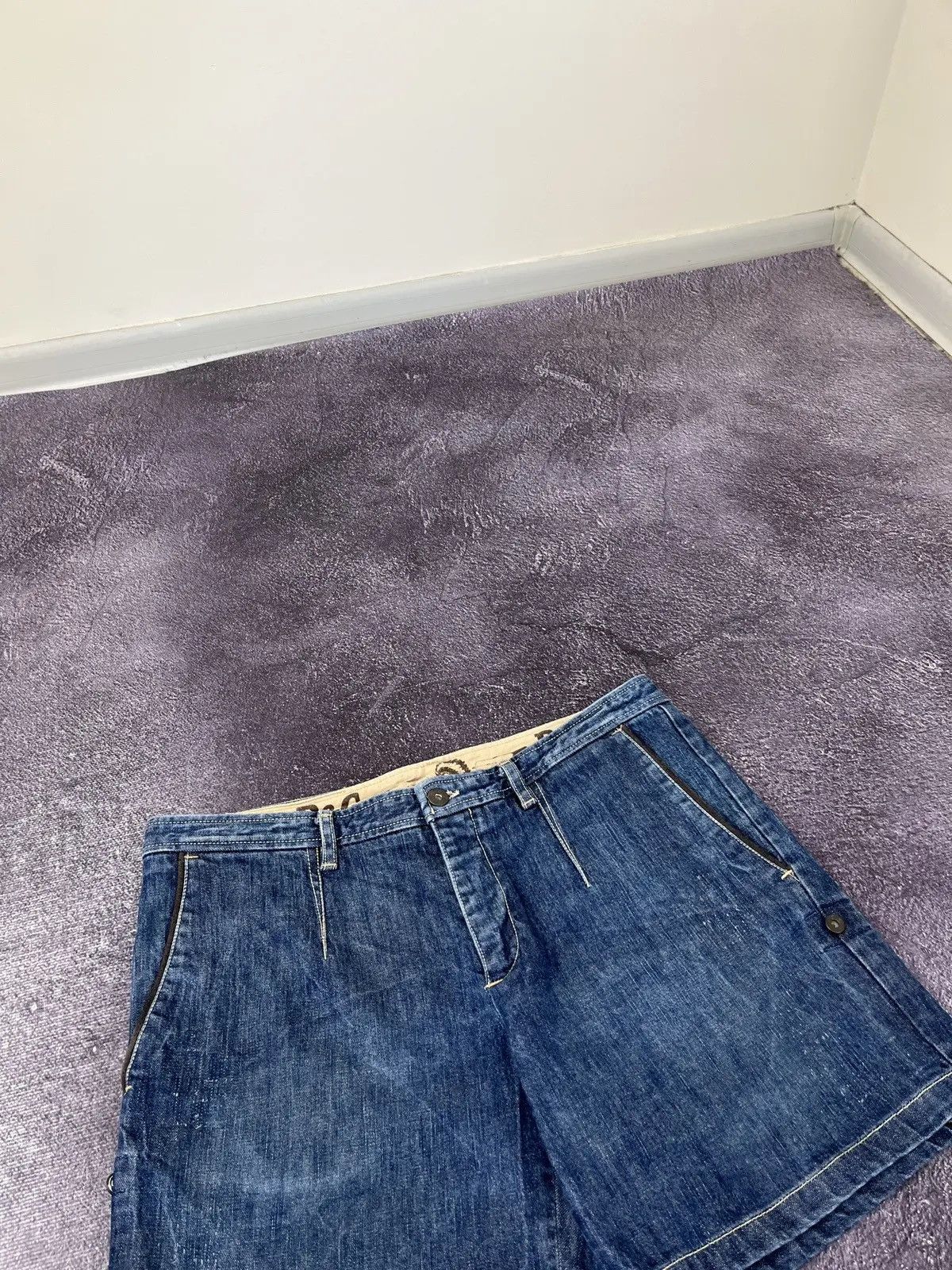 Dolce & Gabbana × Vintage Vintage Dolce & Gabanna Y2K Women's Luxury Mini Denim Shorts Size 34" / US 12 / IT 48 - 2 Thumbnail