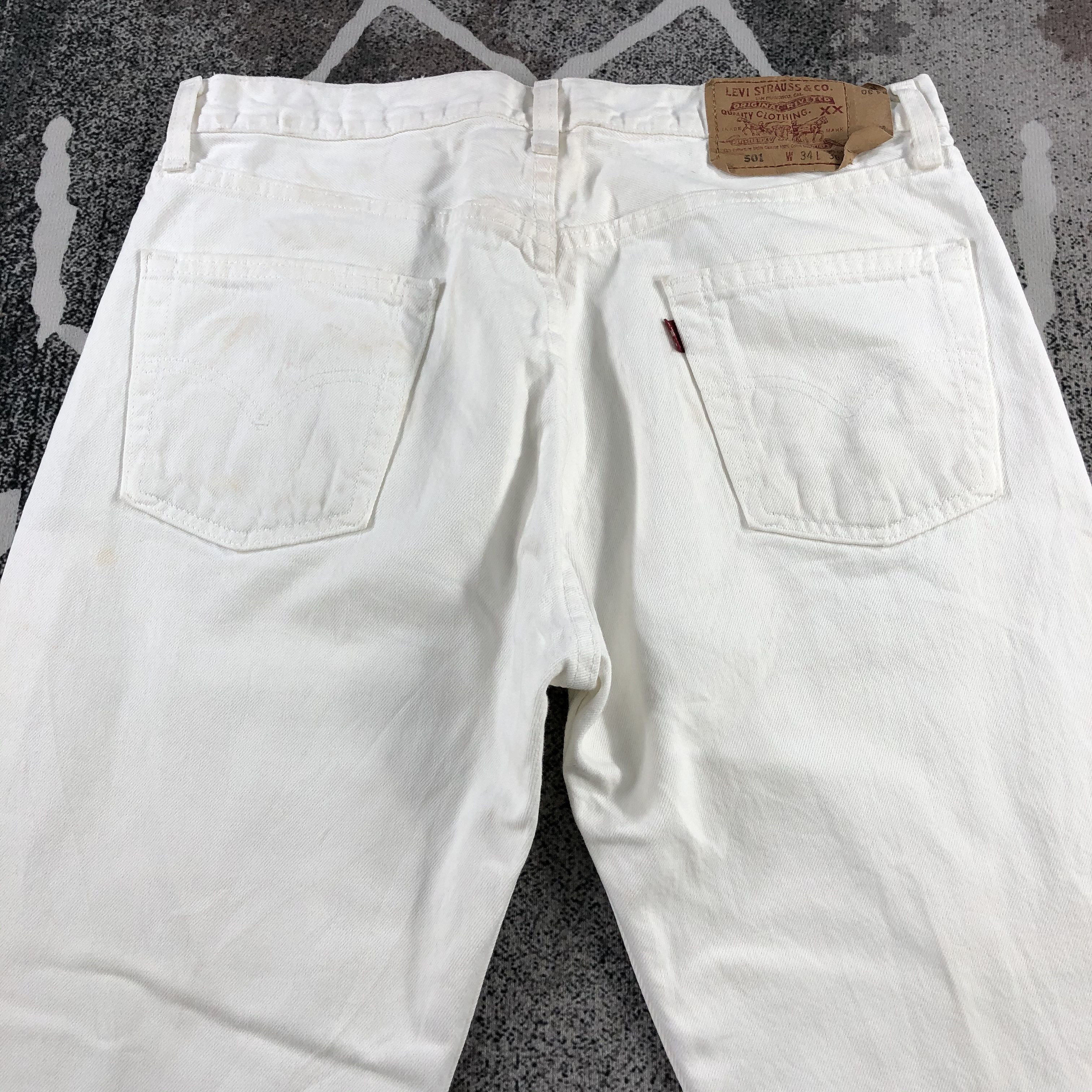 Levi's Vintage Levis 501 Jeans White Denim KJ877 Size US 34 / EU 50 - 4 Thumbnail
