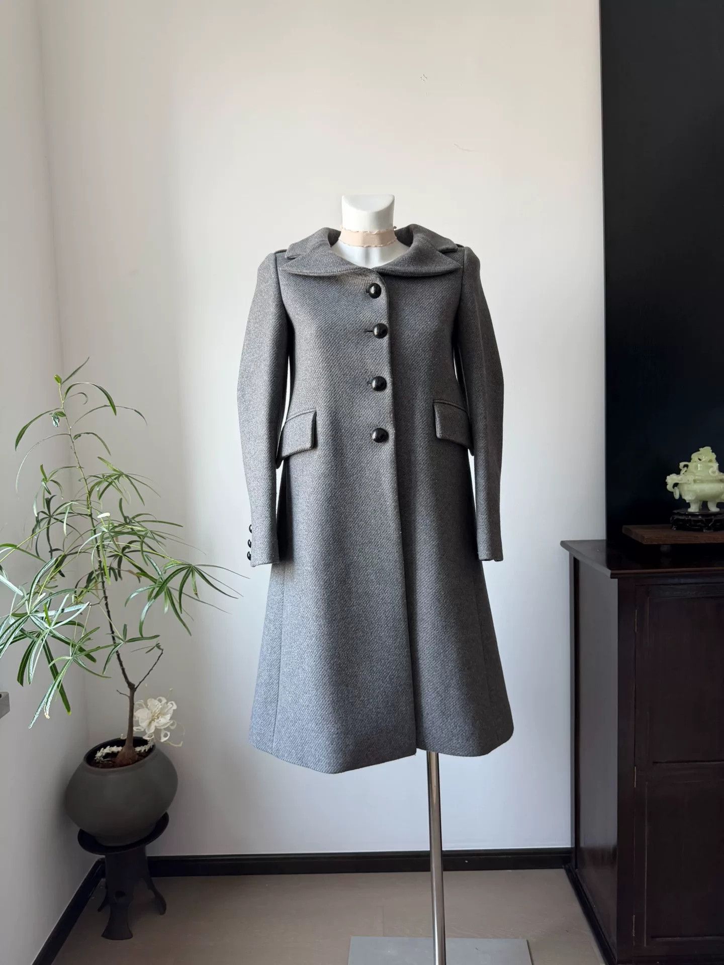 Blumarine Blumarine Light Gray Twill Peter Pan Collar Coat Size M / US 6-8 / IT 42-44 - 1 Thumbnail