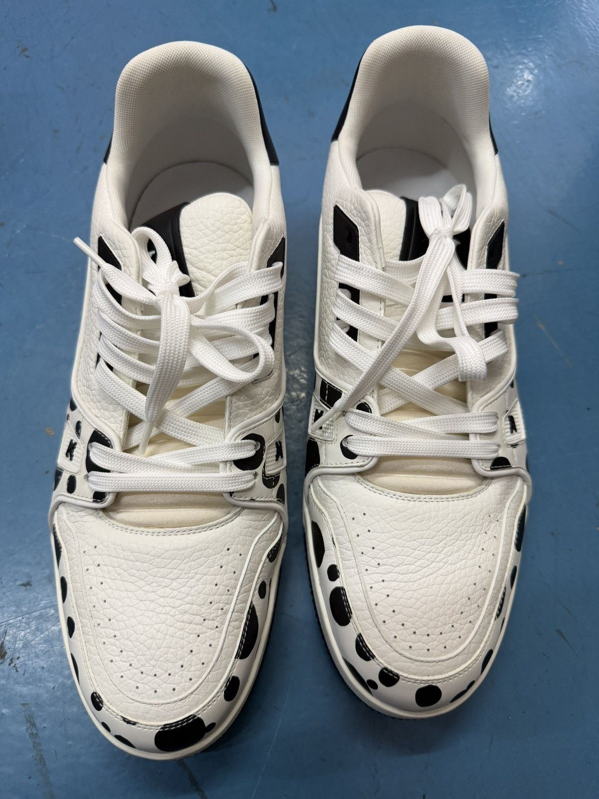 Louis Vuitton LOUIS VUITTON X YAYOI SNEAKERS Size US 12 / EU 45 - 1 Thumbnail