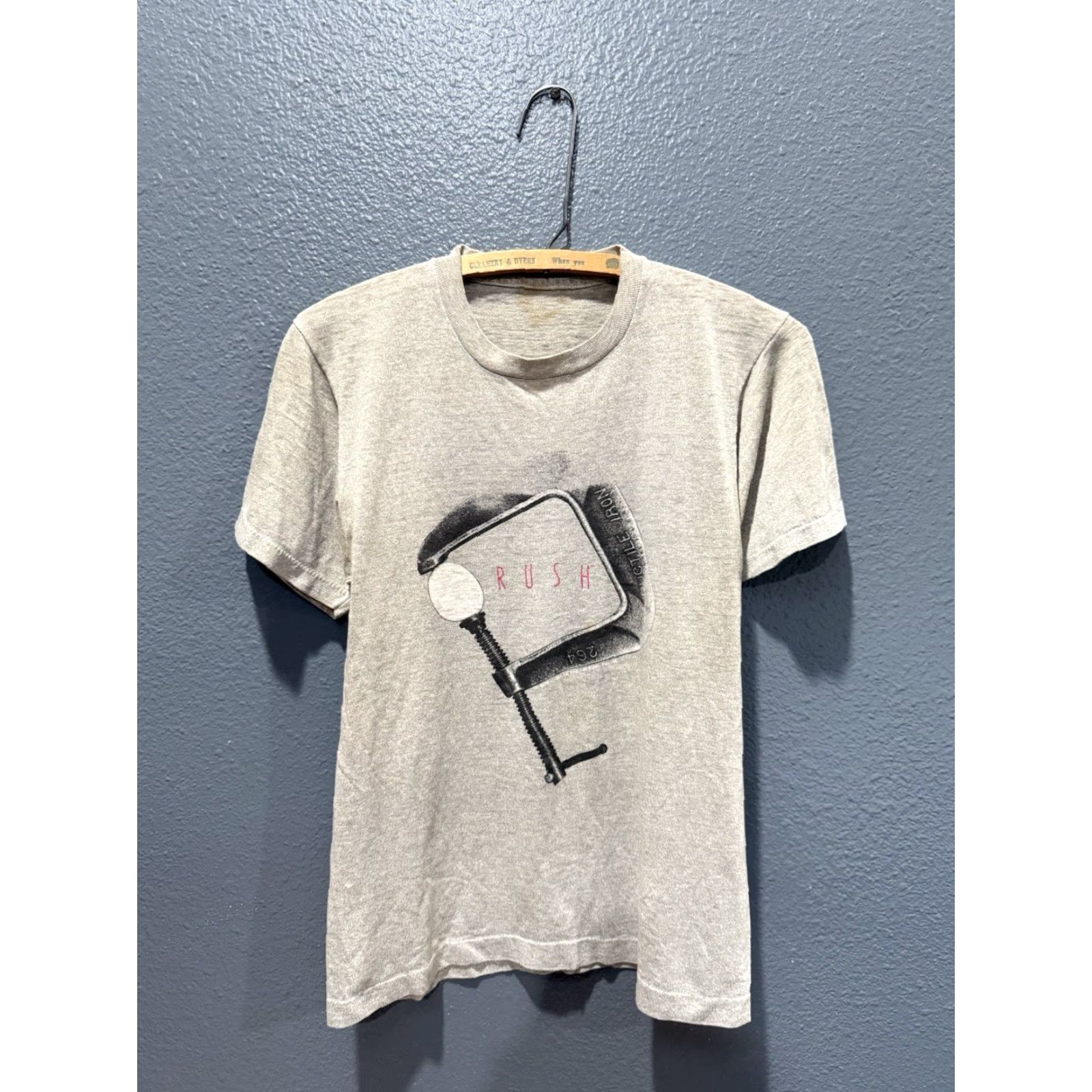 Vintage VINTAGE Rush 1984 Grace Under Pressure Tour Shirt Gray Shirt Mens S 80s Graphic Print T-Shirt Crew Neck Short Sleeve Cotton Blend Screen Stars Size US S / EU 44-46 / 1 - 3 Thumbnail