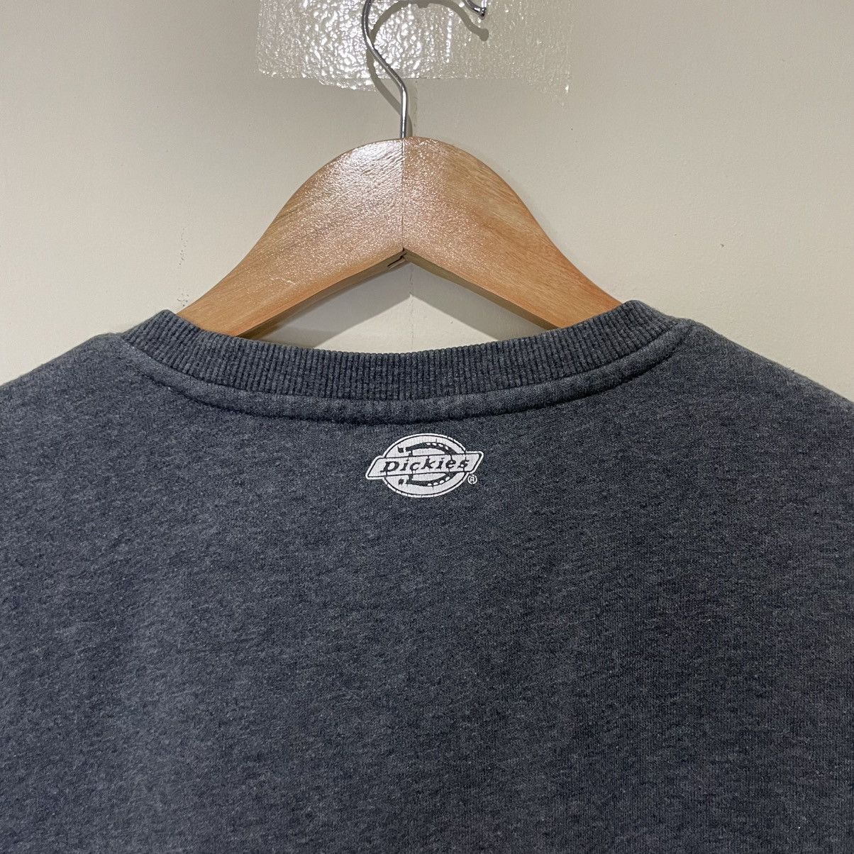 Dickies Dickies sweatshirt in grey with a collegiate-style log Size US M / EU 48-50 / 2 - 8 Thumbnail