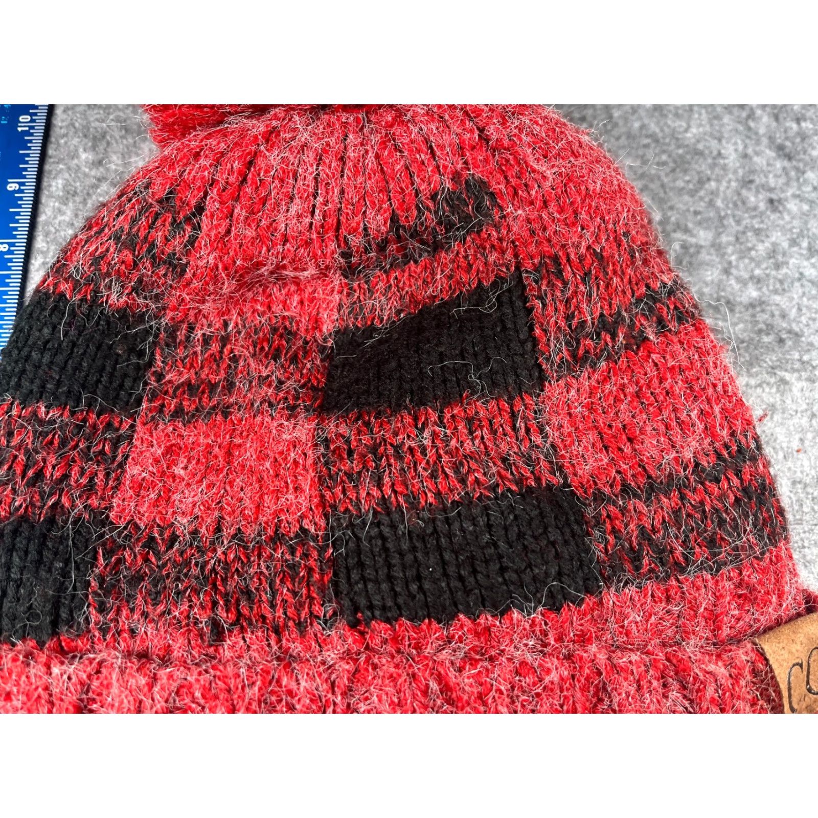 Vintage C.C Exclusive Beanie Toque Women One Size Red Black Plaid Knit 100% Acrylic Pom Beanie Hat Womens Size ONE SIZE - 3 Thumbnail