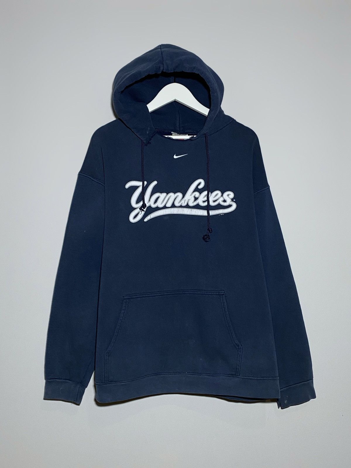 Nike Nike Yankees Mid Centre Swoosh Embroidered Hoodie Size L Size US L / EU 52-54 / 3 - 1 Thumbnail