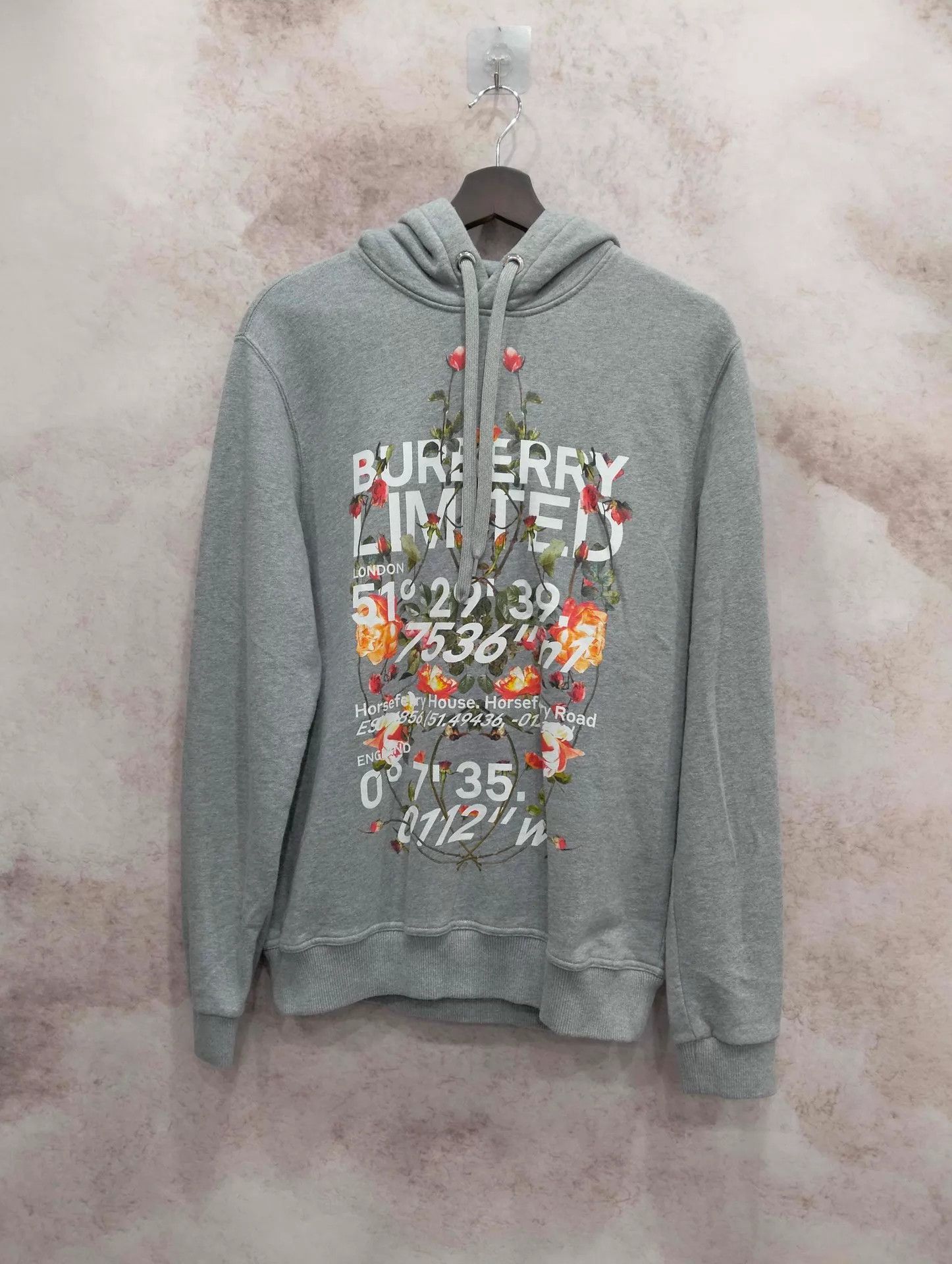 Burberry Burberry hooded pullover sweatshirt XS 95 New Size XS / US 0-2 / IT 36-38 - 1 Thumbnail