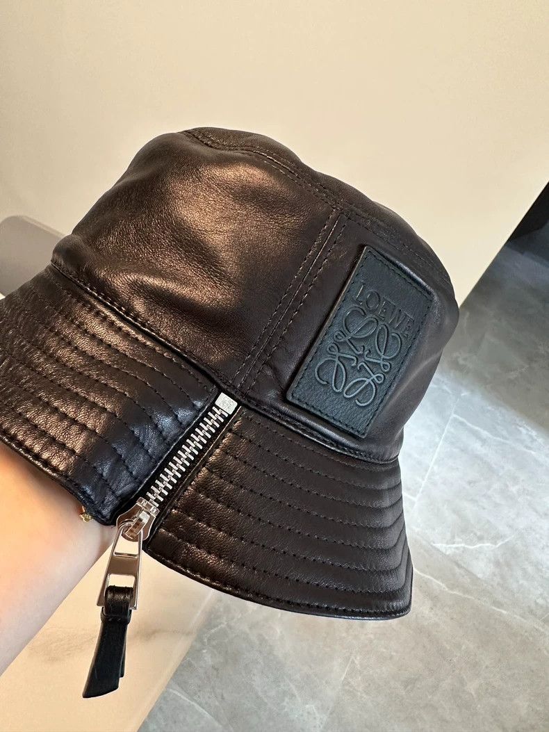 Loewe LOEWE sizeM A small sheepskin fisherman's hat with a zipper Size ONE SIZE - 1 Thumbnail