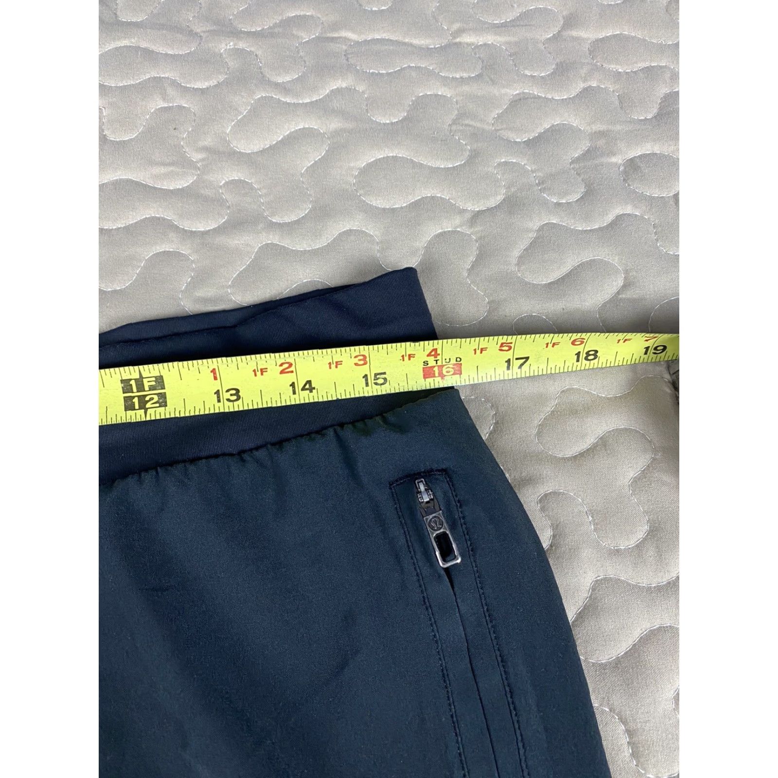 Lululemon Lululemon Athletic Shorts Black Mens M 9" Inseam Gym Training Work Out Size US 31 - 2 Thumbnail