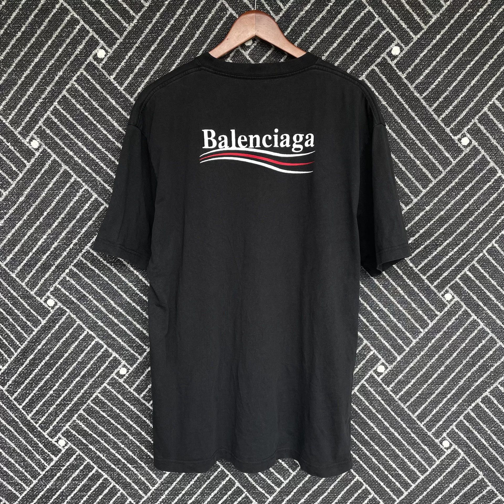 Balenciaga balenciaga black embroidered short sleeve t-shirt Size US M / EU 48-50 / 2 - 2 Thumbnail