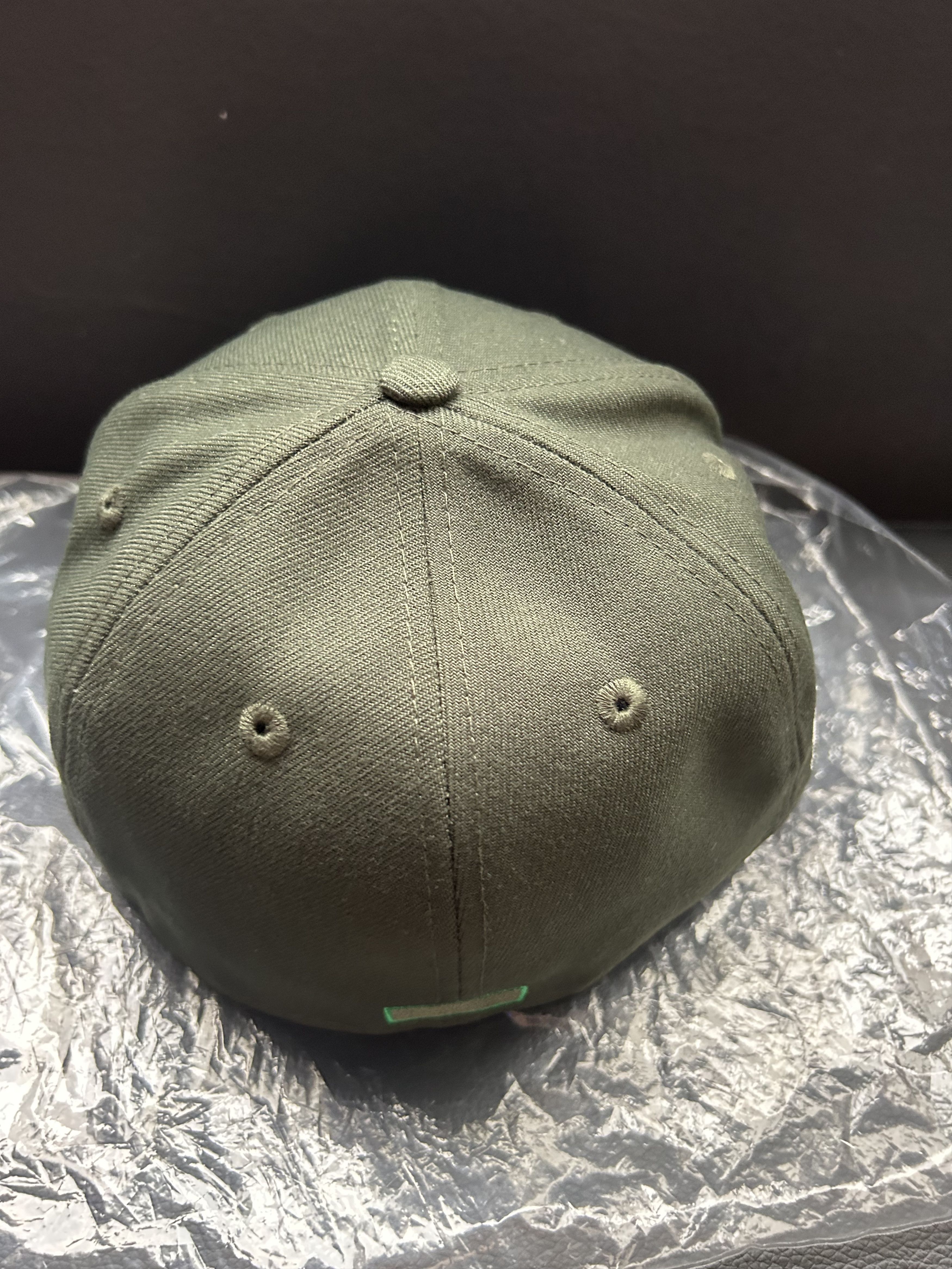 HIDDEN × New Era Hidden NY New Era 59FIFTY Olive Green Hat NWOT Size 7 Size ONE SIZE - 6 Thumbnail