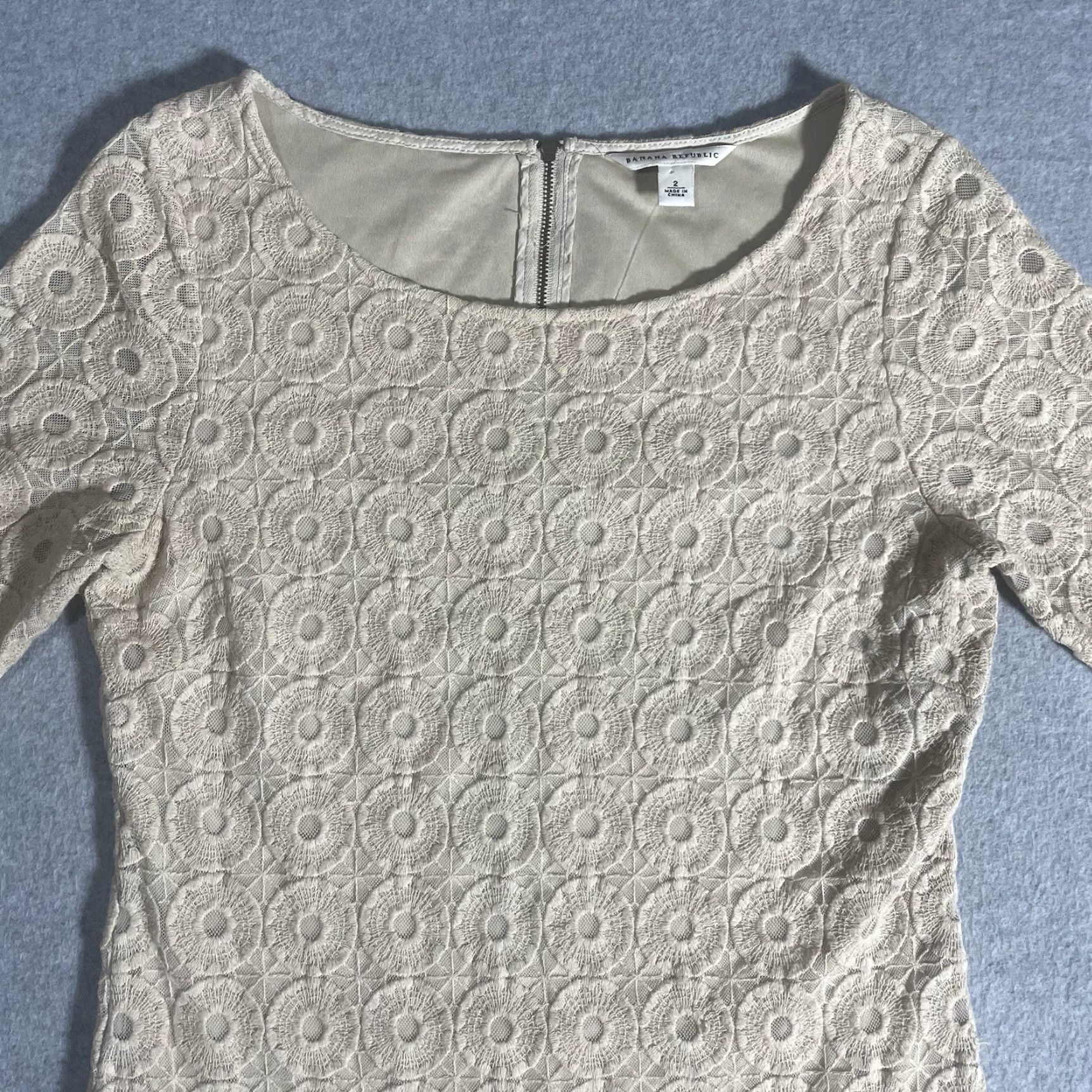 Banana Republic Banana Republic Lace Dress Womens Size 2 Zip Ivory Lace Dress Short Sleeve Lined Evening Cocktail Women's Banana Republic Dress 2 Ivory Lace Size XS / US 0-2 / IT 36-38 - 3 Thumbnail