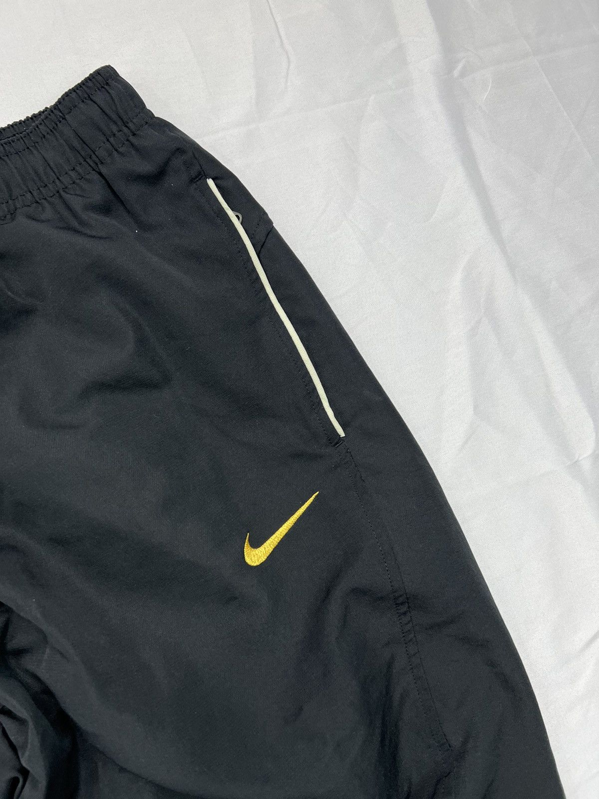 Nike Pants Nike Small Logo Swoosh Vintage 90’s 00’s Black Size US 32 / EU 48 - 3 Thumbnail
