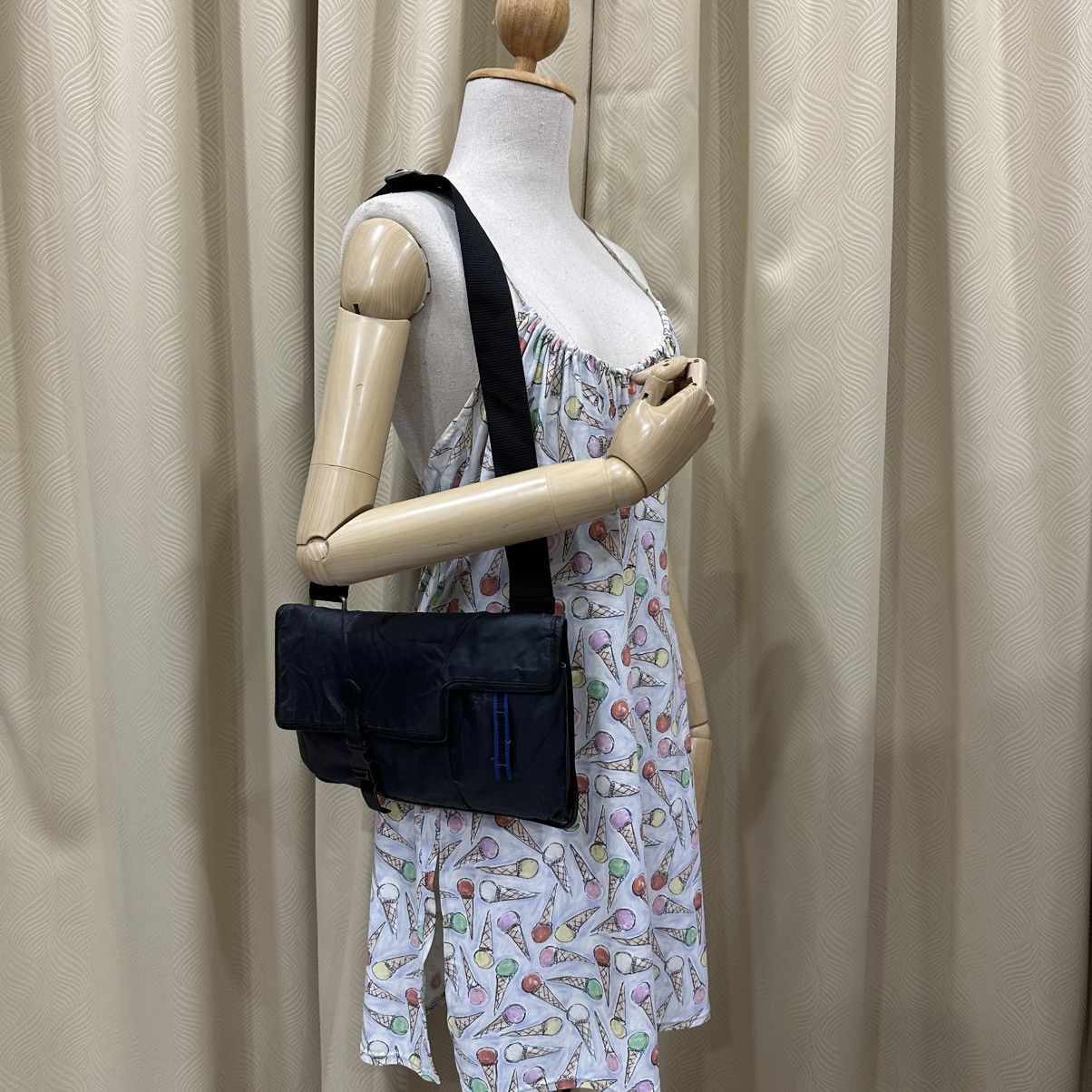 Miu Miu ‼️LASTDROP‼️ AUTHENTIC MIU MIU CROSSBODY SHOULDER BAG Size ONE SIZE - 2 Thumbnail