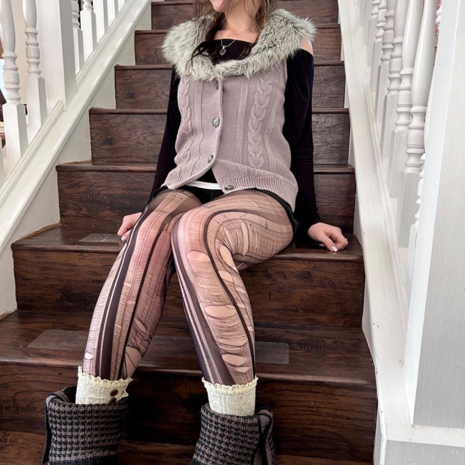 Ann Taylor gray boho gyaru knit faux fur vest Size L / US 10 / IT 46 - 8 Thumbnail