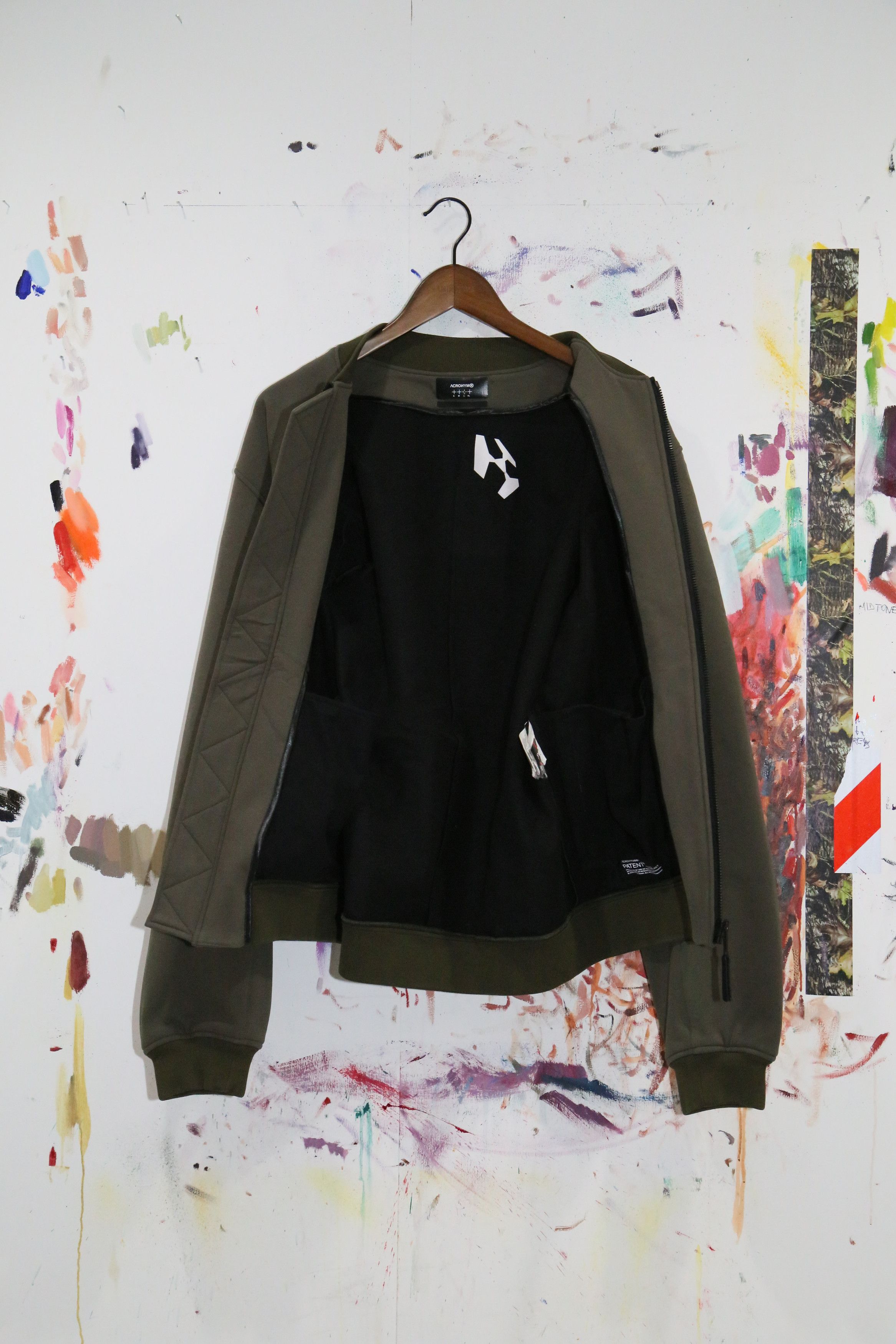 Acronym 2009 SS-J8 Size US L / EU 52-54 / 3 - 3 Thumbnail