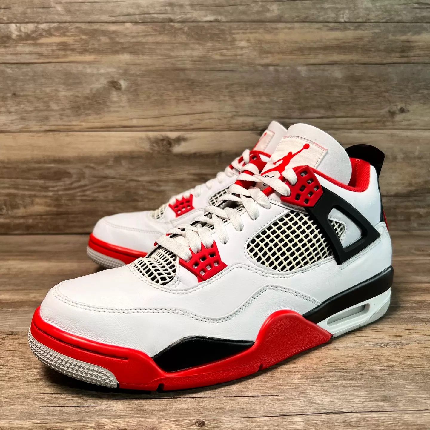 Nike AJ4 White/Red Flame 44.5 US 9.7/10 Size US 11.5 / EU 44-45 - 1 Thumbnail
