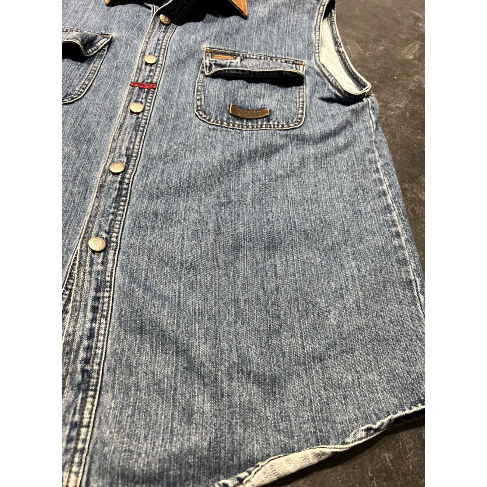 Karl Kani VINTAGE Karl Kani Denim Vest L Jeans L Blue 90s Hip Hop Baggy Pockets Casual Men Vest Mens White? Wait. Size US 33 - 3 Thumbnail