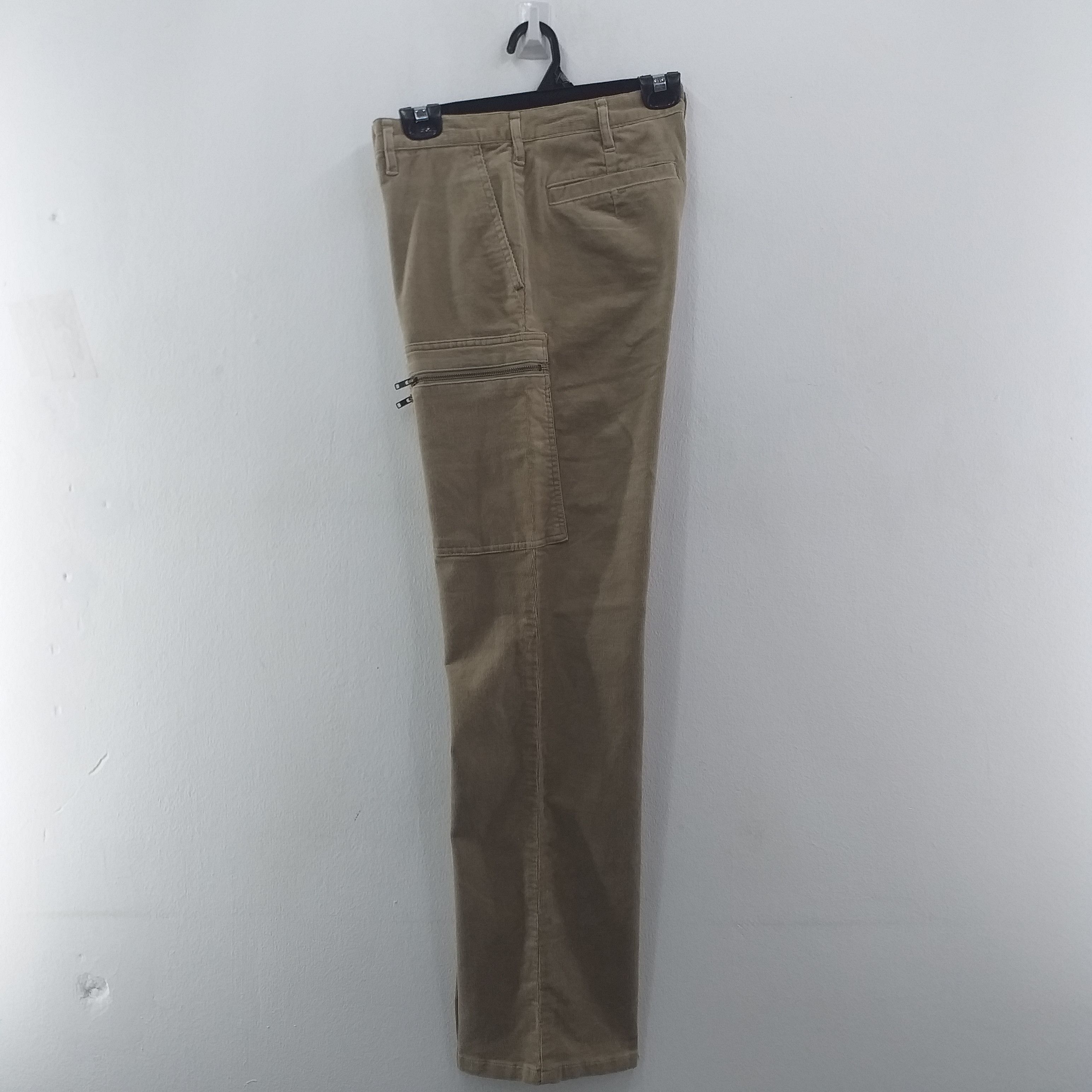 Japanese Brand Uniqlo Japanese Brand Cargo Corduroy Pocket Pant 30x33 CP033 Size US 30 / EU 46 - 7 Thumbnail