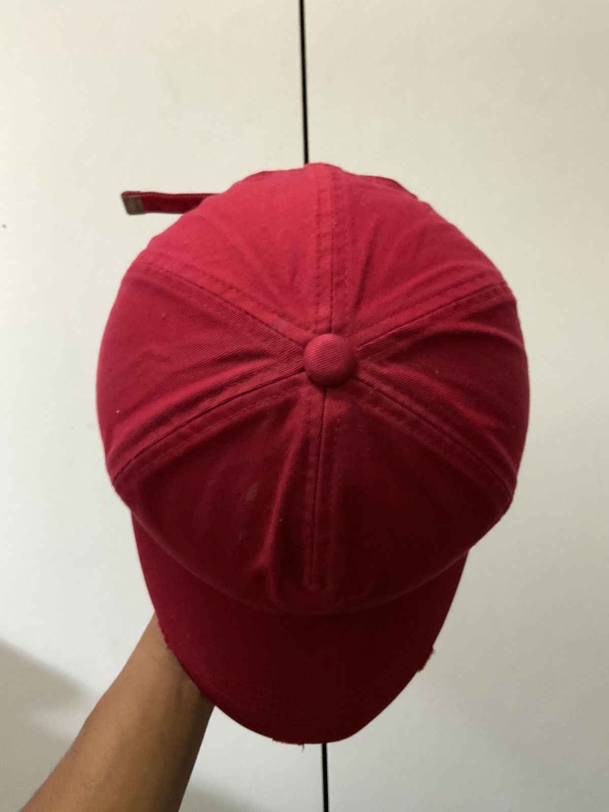 Uniqlo Uniqlo Distressed Plain Red Streetwear Hat Size ONE SIZE - 6 Thumbnail